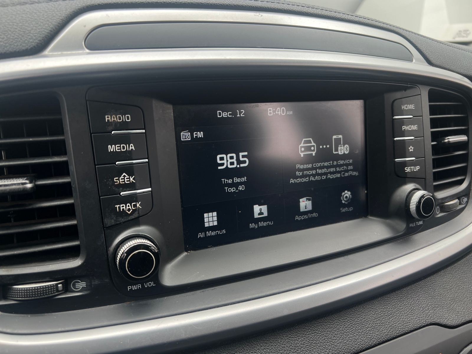 Thumbnail: 2019 Kia Sorento - 4