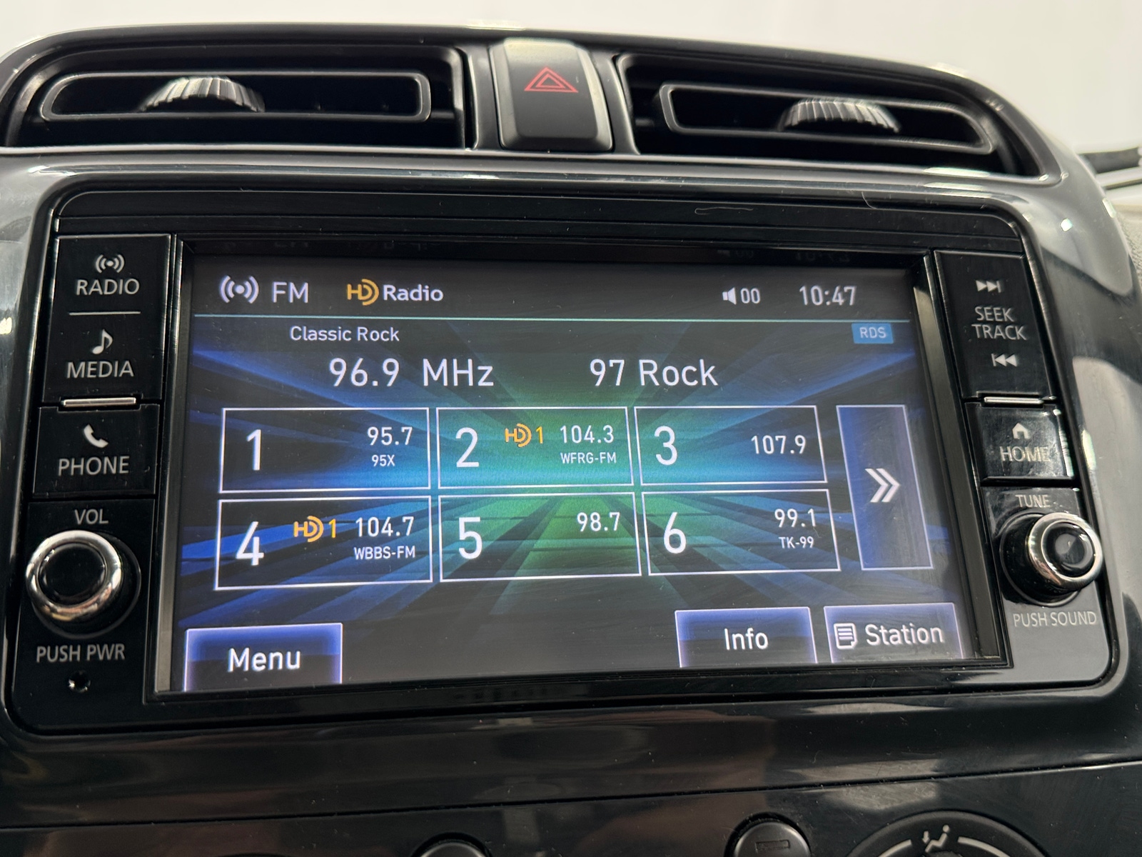 Thumbnail: 2018 Mitsubishi Mirage G4 - 4