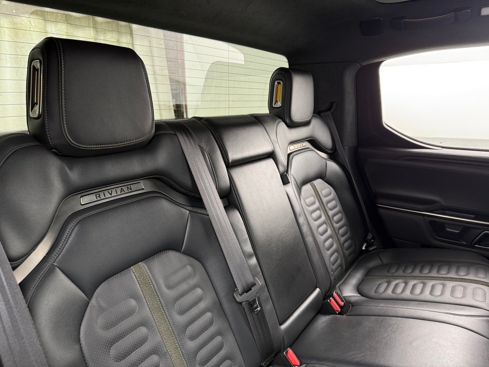 Thumbnail: 2022 Rivian R1T - 5