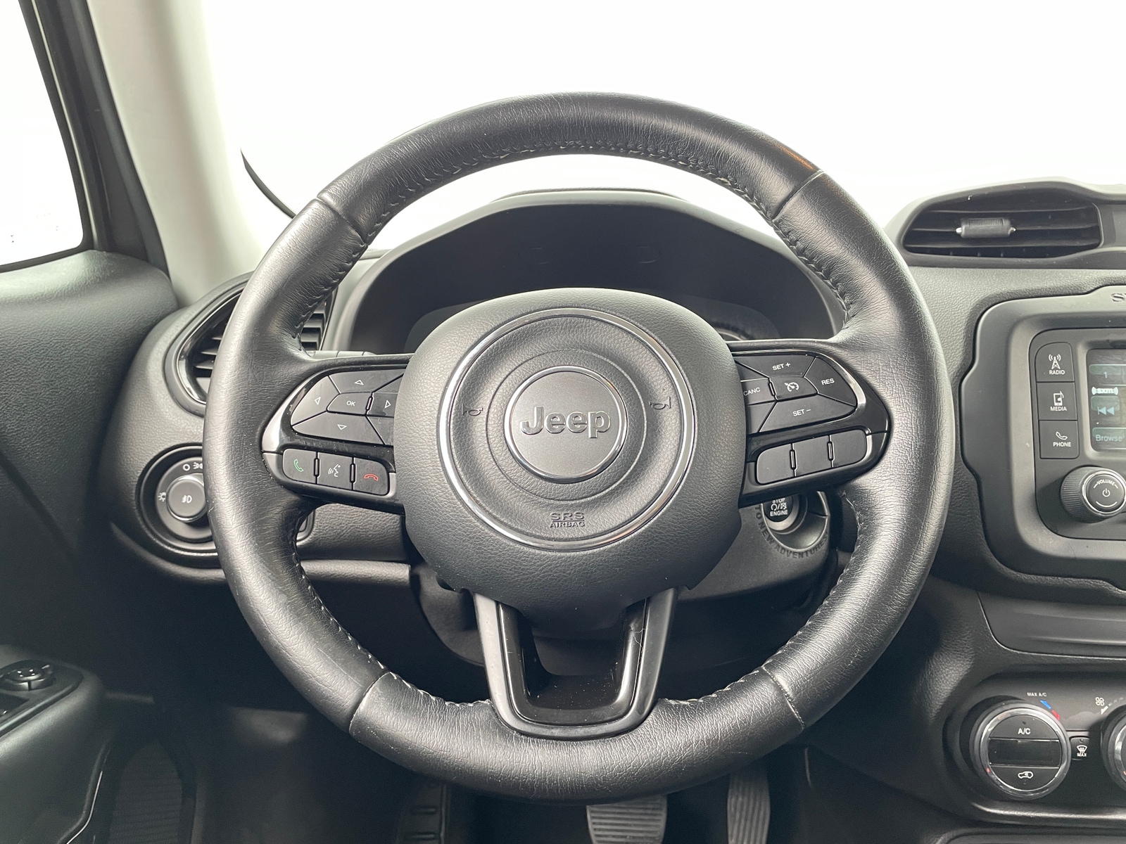 Thumbnail: 2016 Jeep Renegade - 5