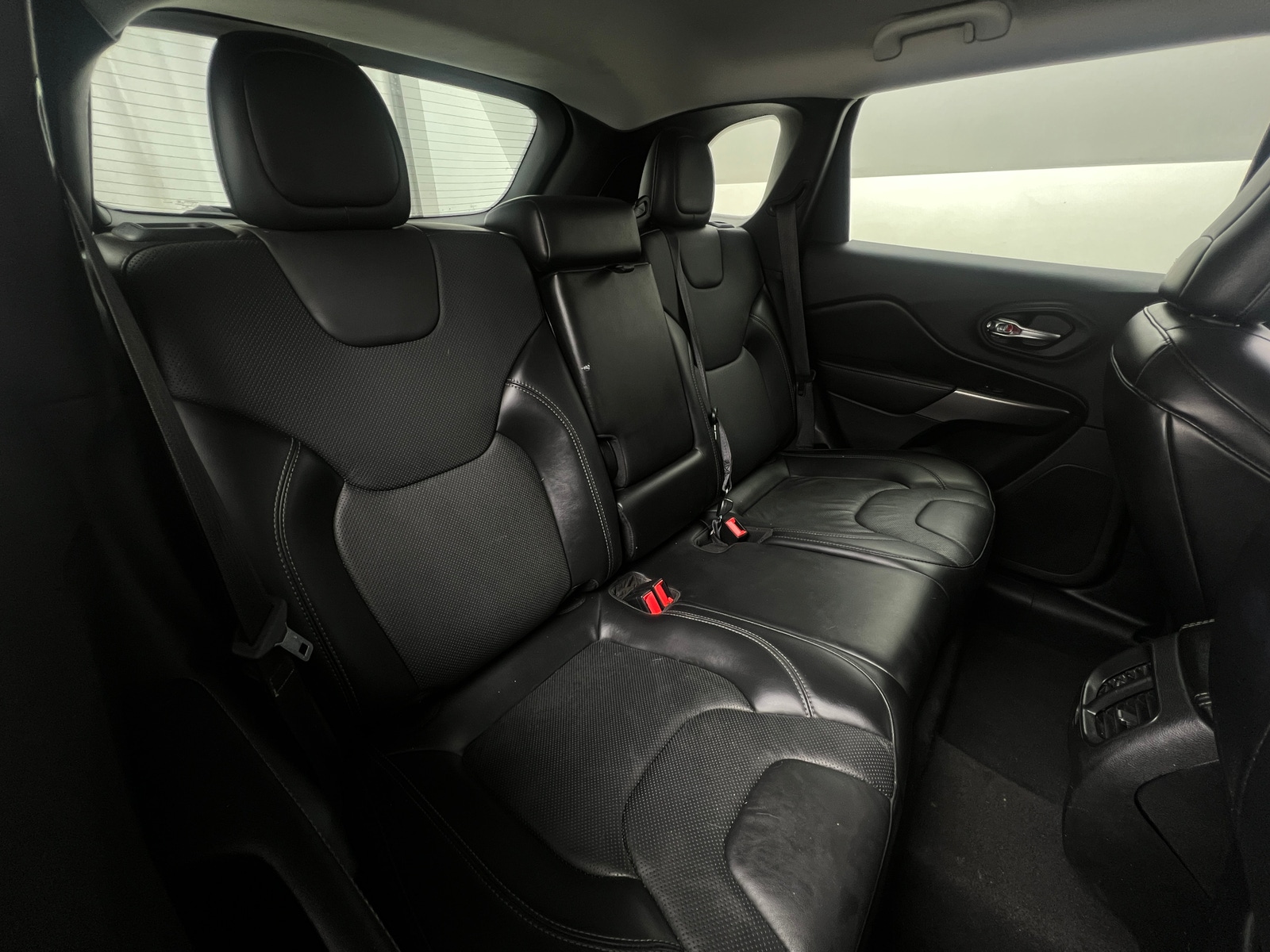 Thumbnail: 2019 Jeep Cherokee - 5