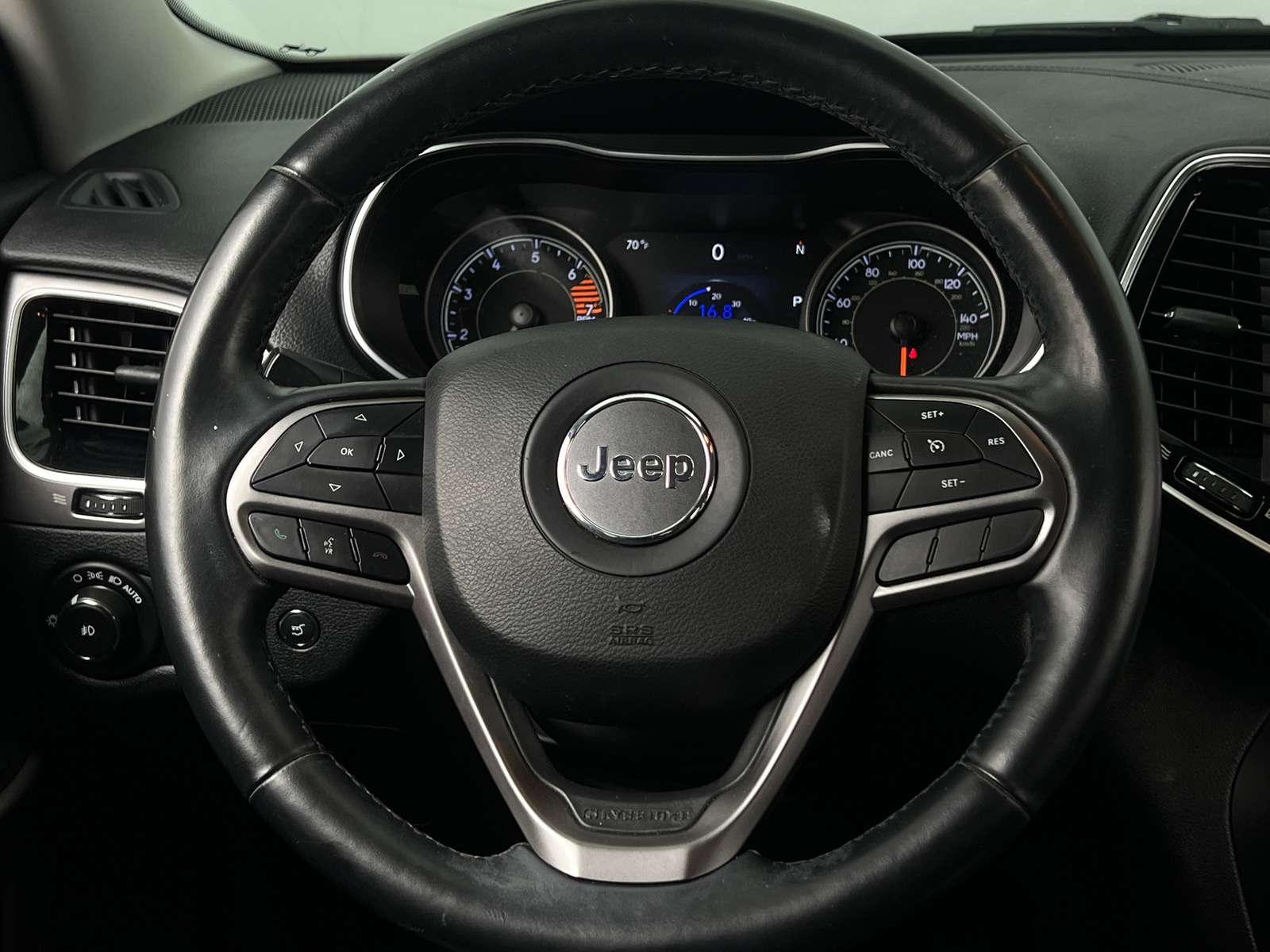 Thumbnail: 2019 Jeep Cherokee - 4