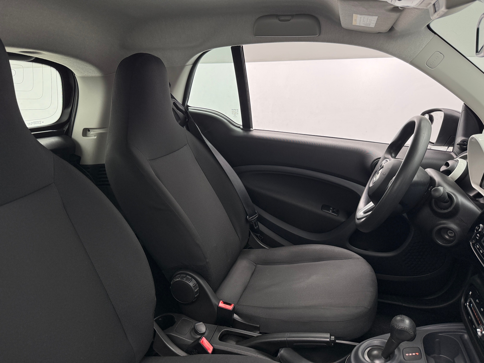 Thumbnail: 2018 smart fortwo - 2