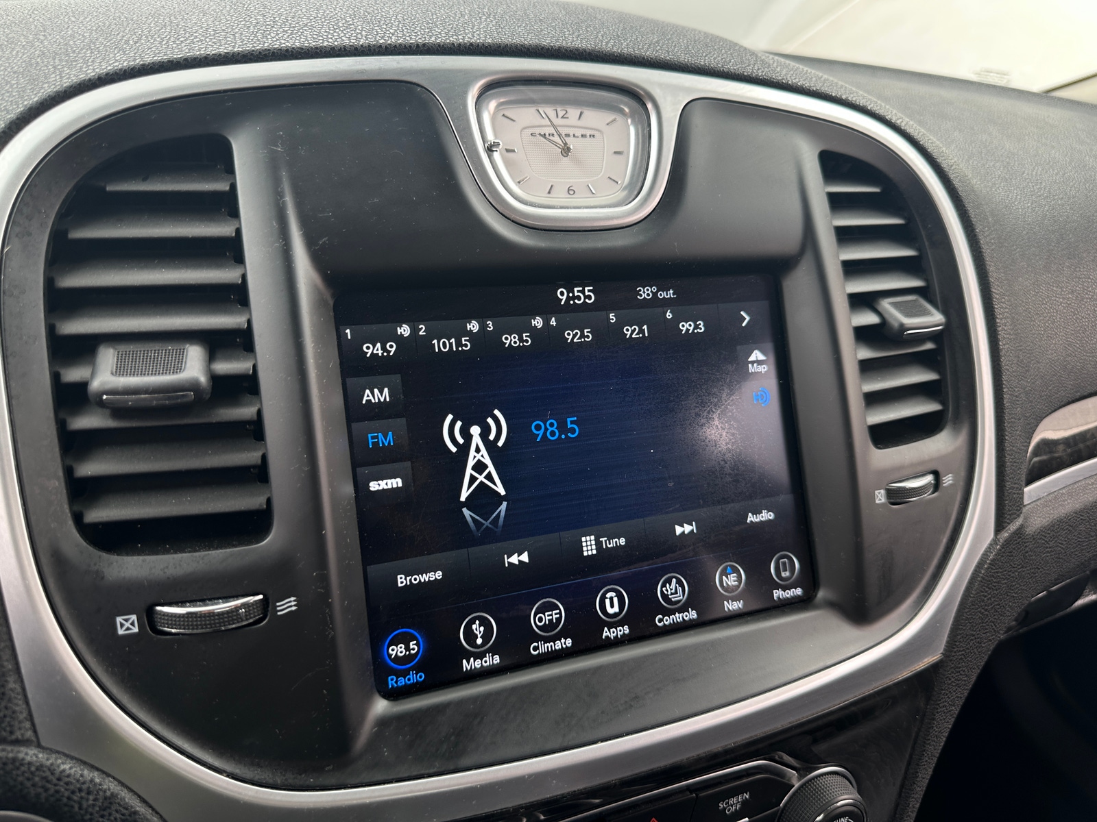 Thumbnail: 2019 Chrysler 300 - 3