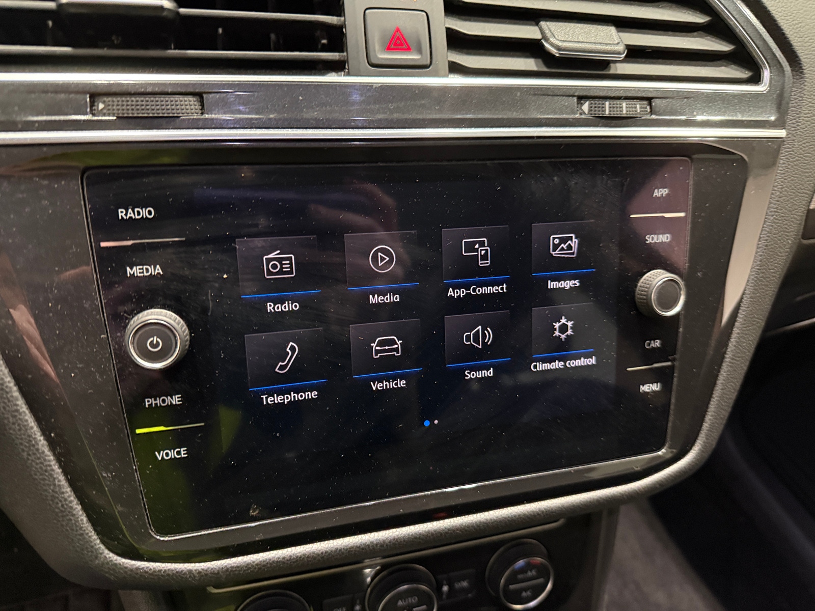 Thumbnail: 2019 Volkswagen Tiguan - 3