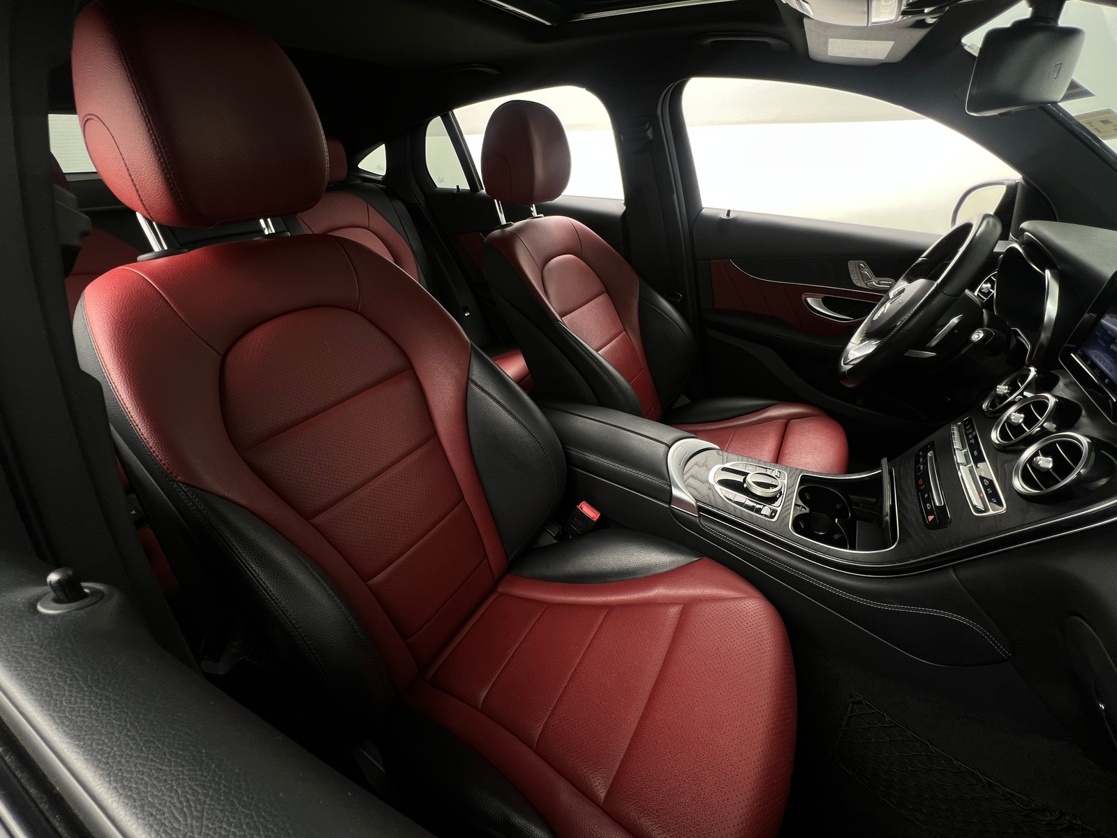 Thumbnail: 2018 Mercedes-Benz GLC - 2