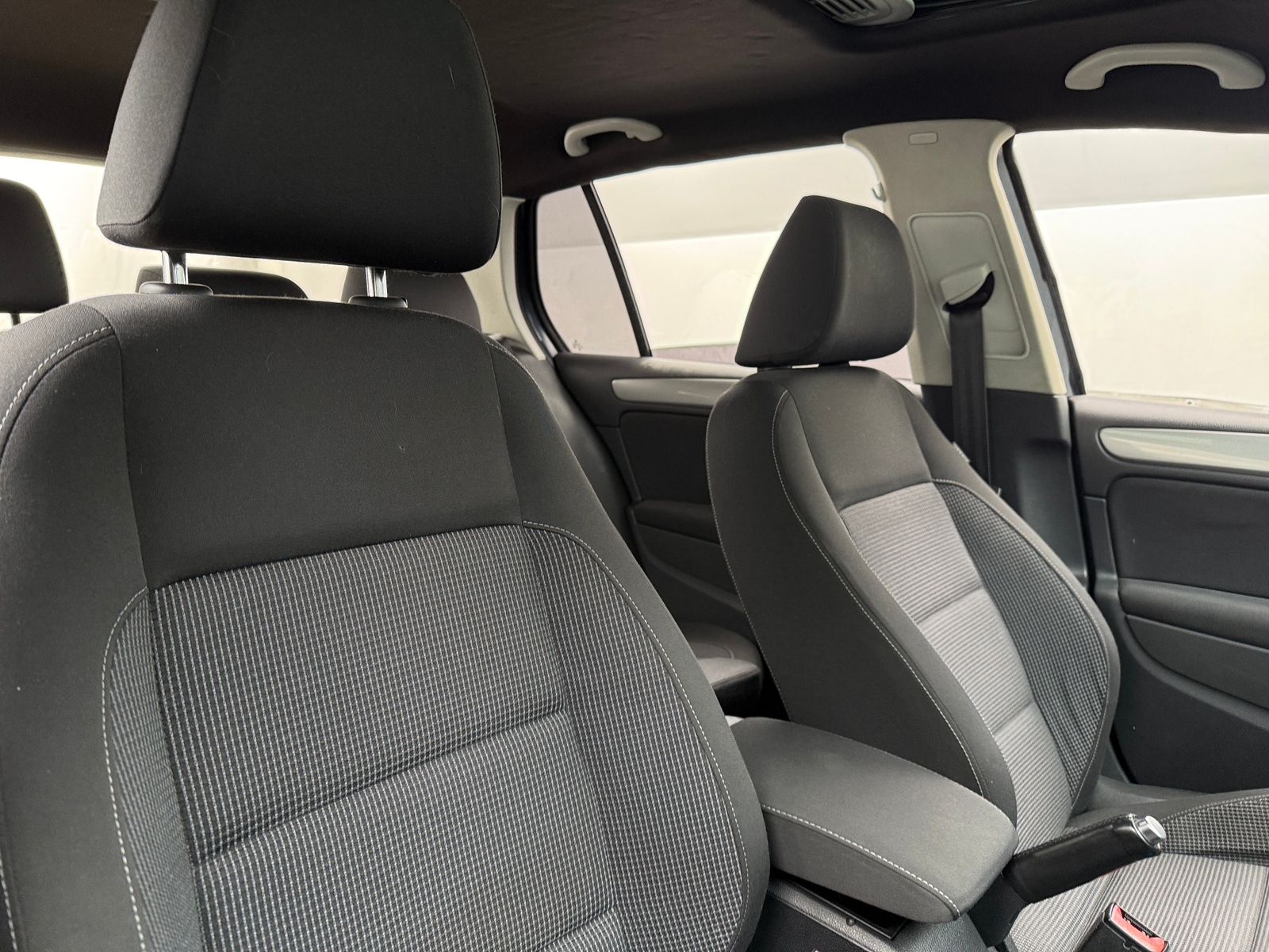 Thumbnail: 2012 Volkswagen Golf - 2