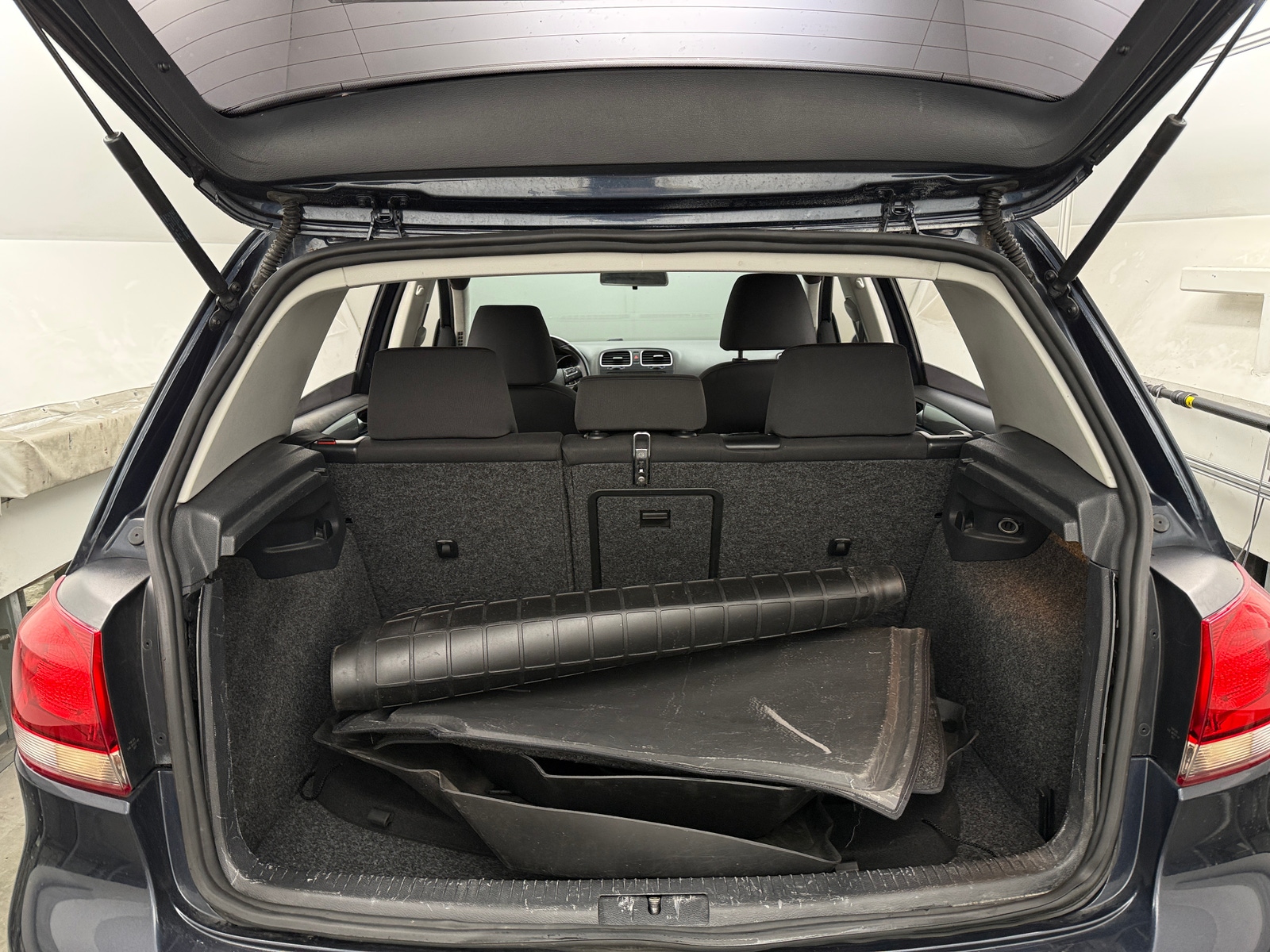 Thumbnail: 2012 Volkswagen Golf - 7