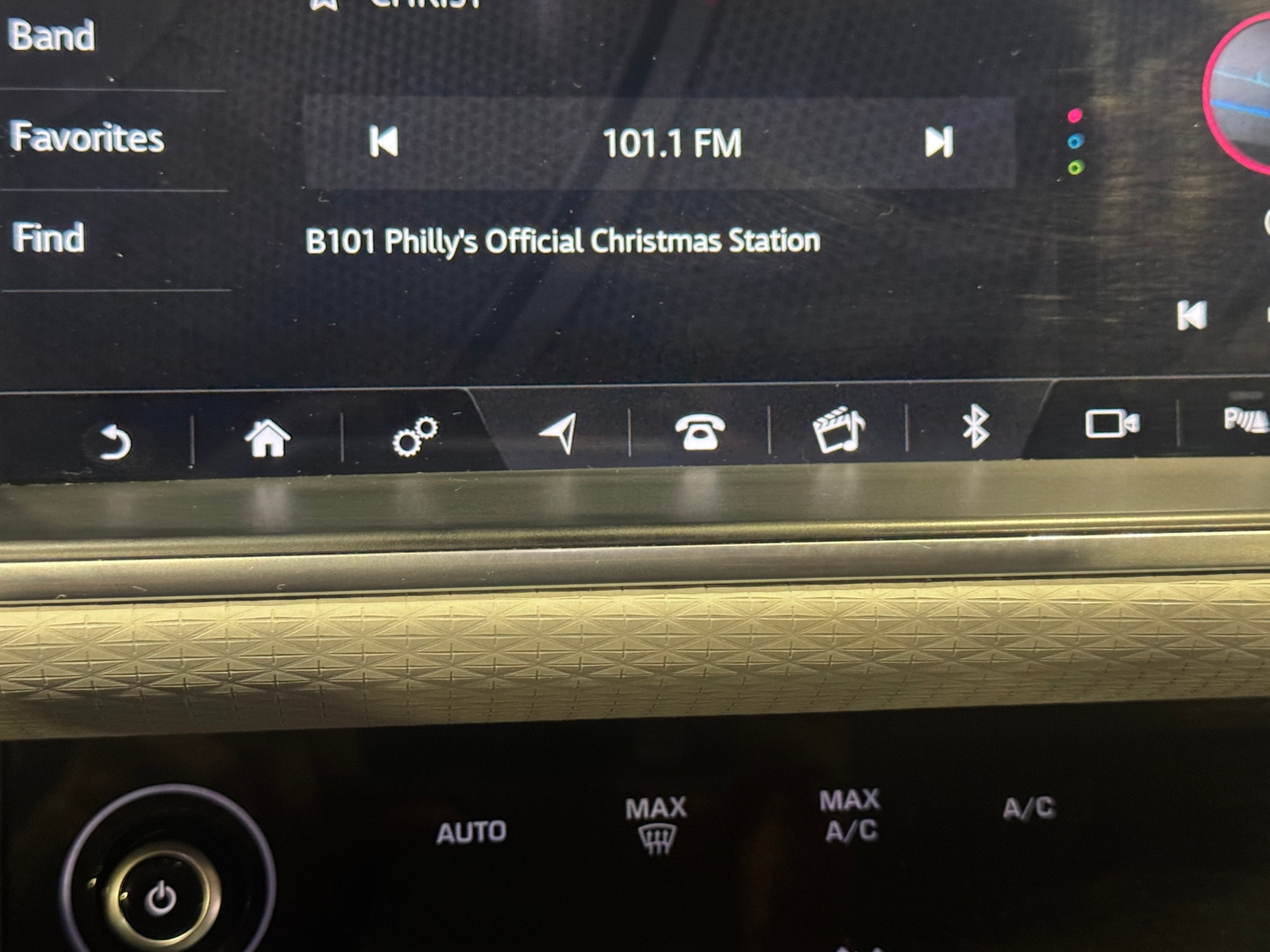 Thumbnail: 2020 Land Rover Range Rover Evoque - 3