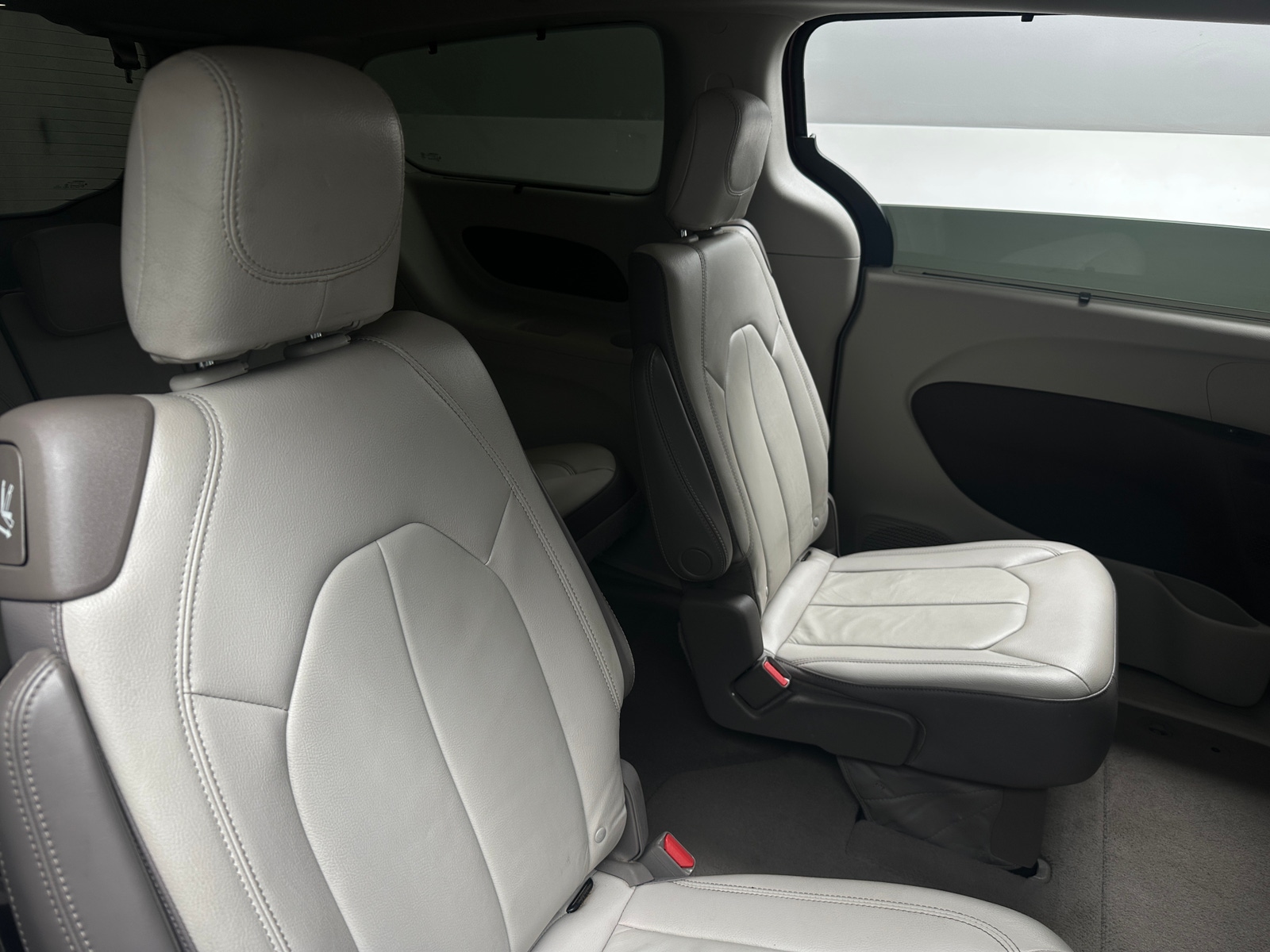 Thumbnail: 2017 Chrysler Pacifica - 5