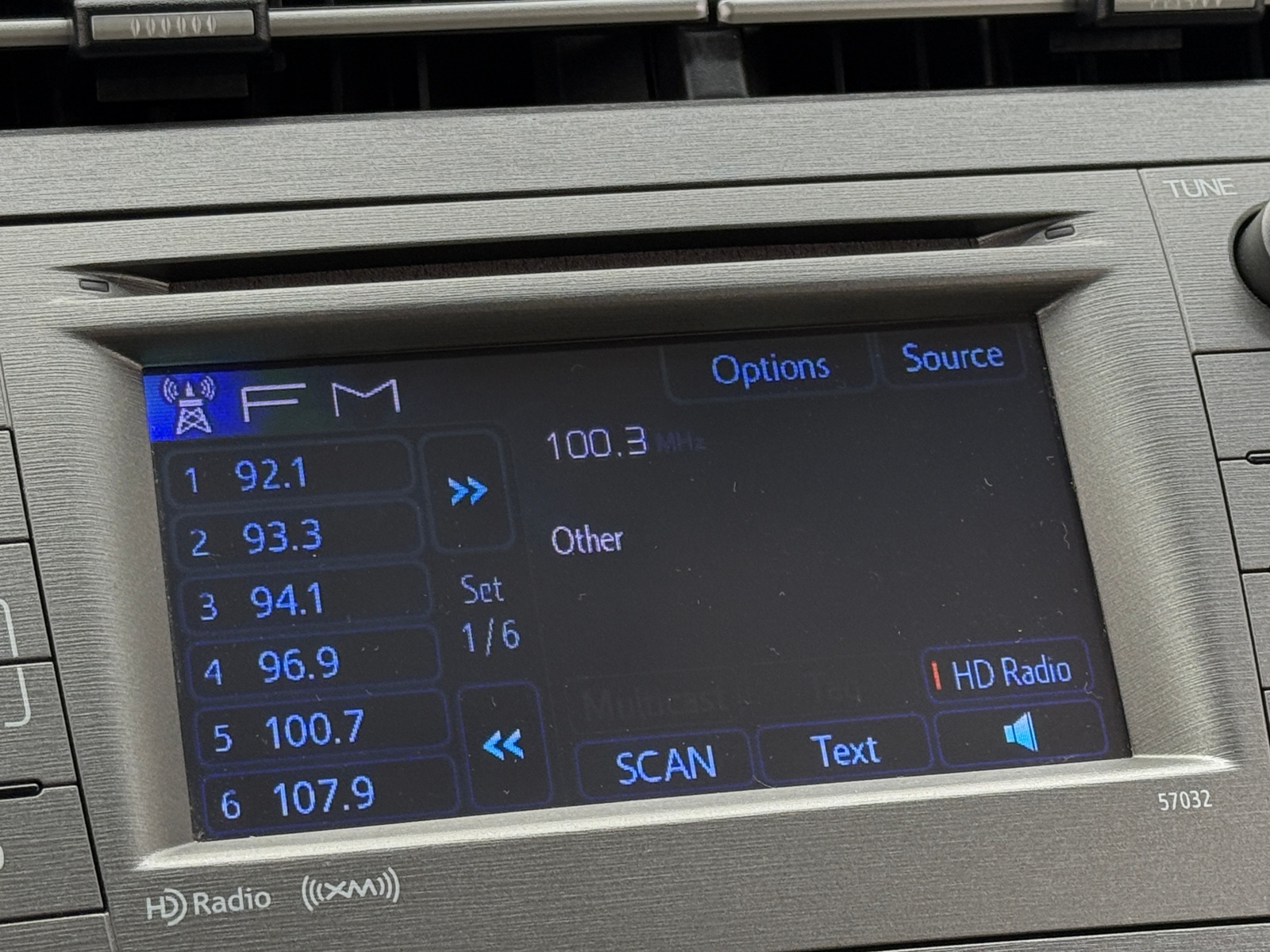 Thumbnail: 2015 Toyota Prius - 4