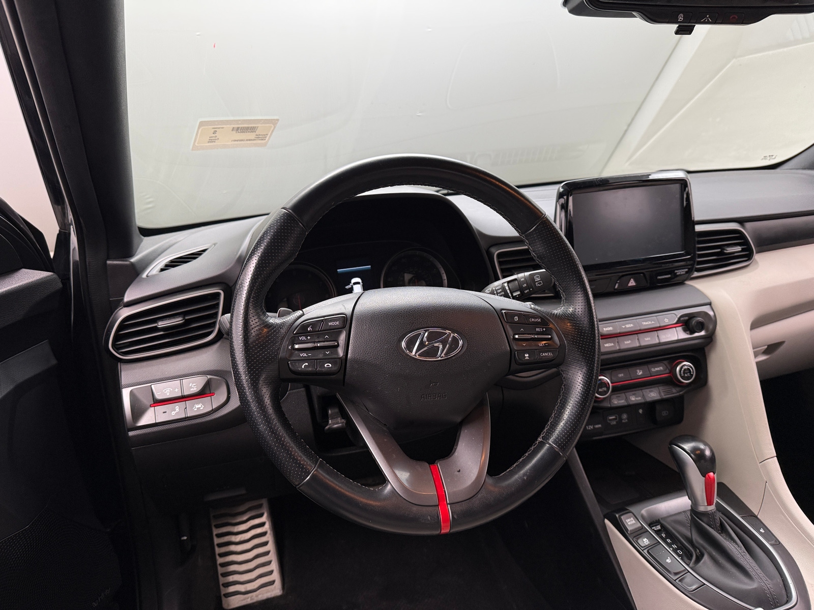 Thumbnail: 2020 Hyundai Veloster - 4