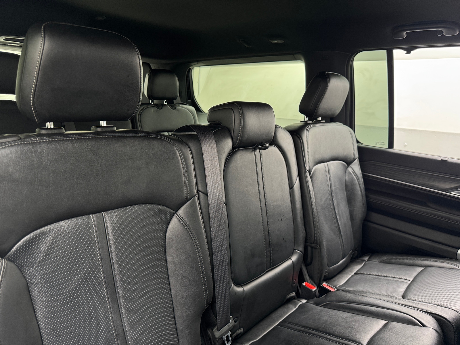 Thumbnail: 2023 Jeep Wagoneer - 5