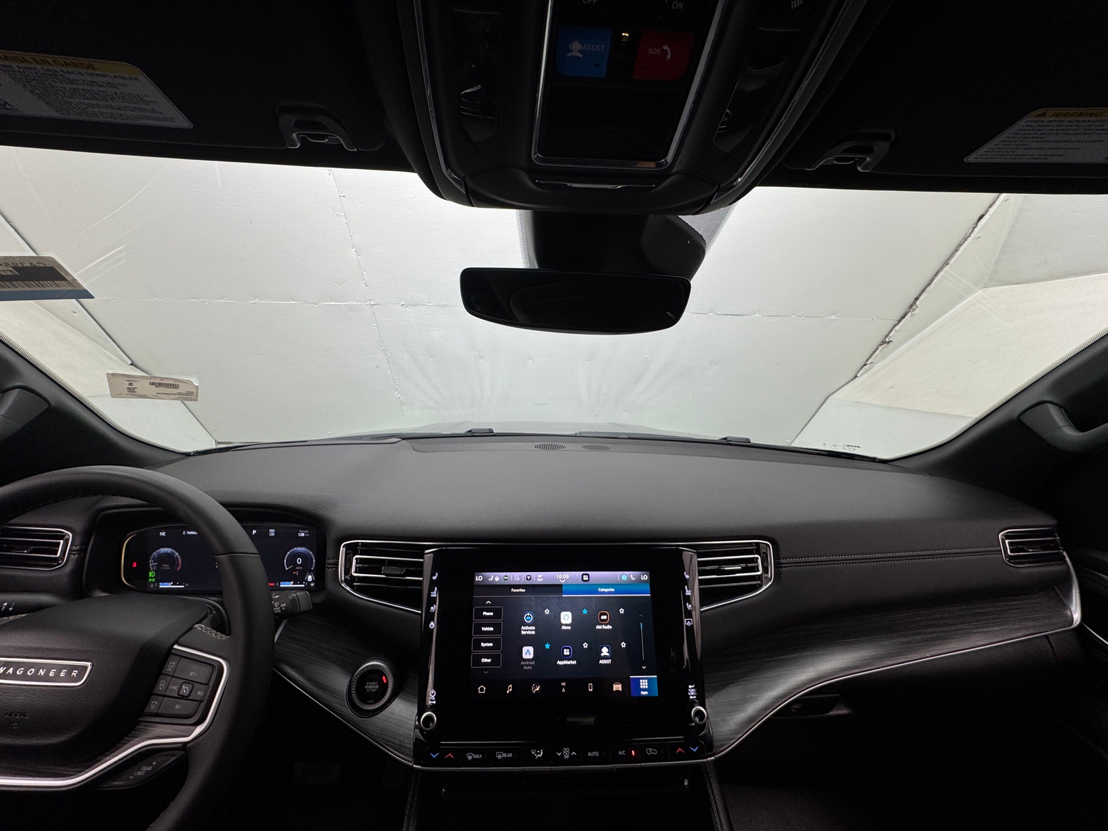 Thumbnail: 2023 Jeep Wagoneer - 2