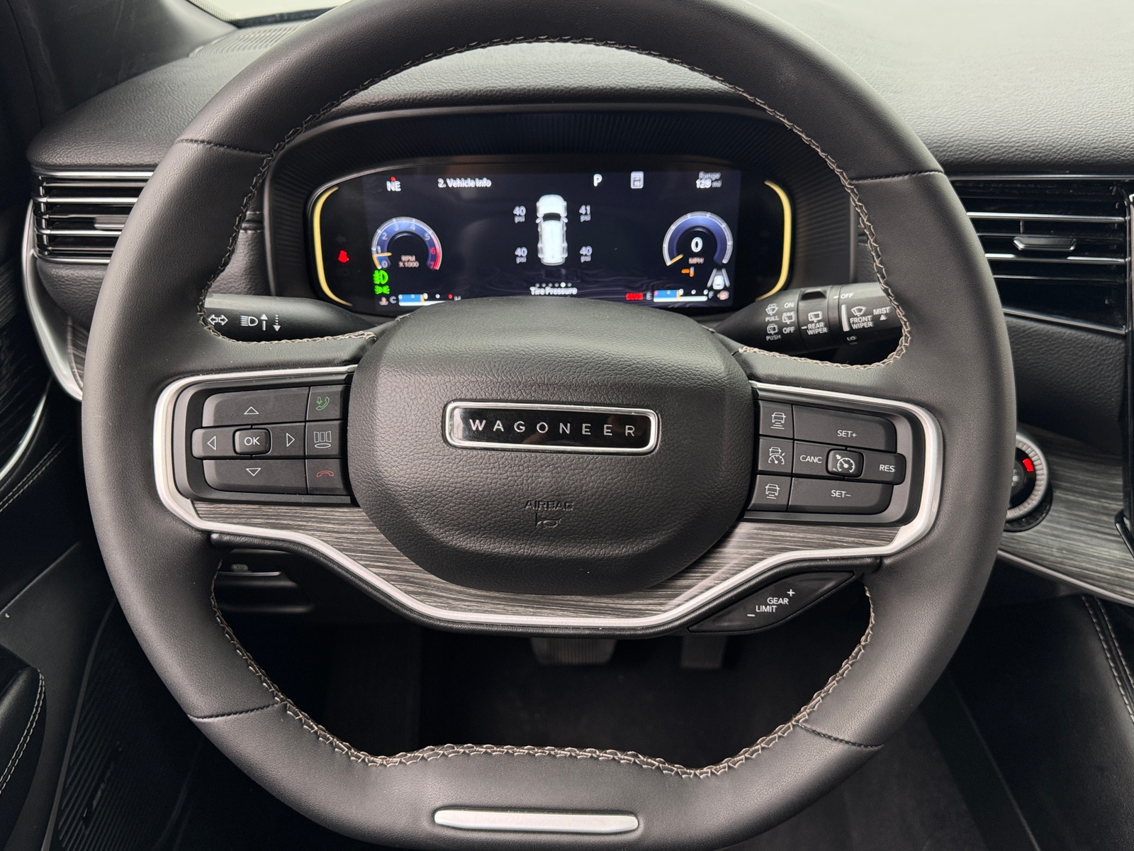 Thumbnail: 2023 Jeep Wagoneer - 4