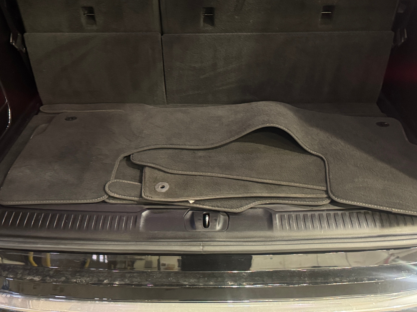 Thumbnail: 2023 Jeep Wagoneer - 6