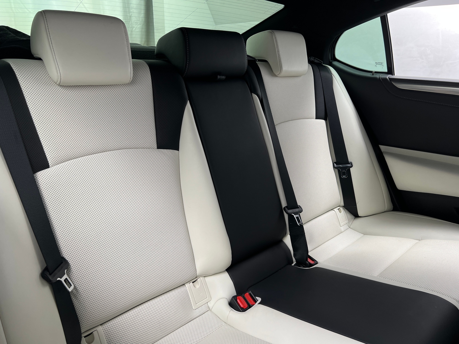 Thumbnail: 2021 Lexus ES - 5