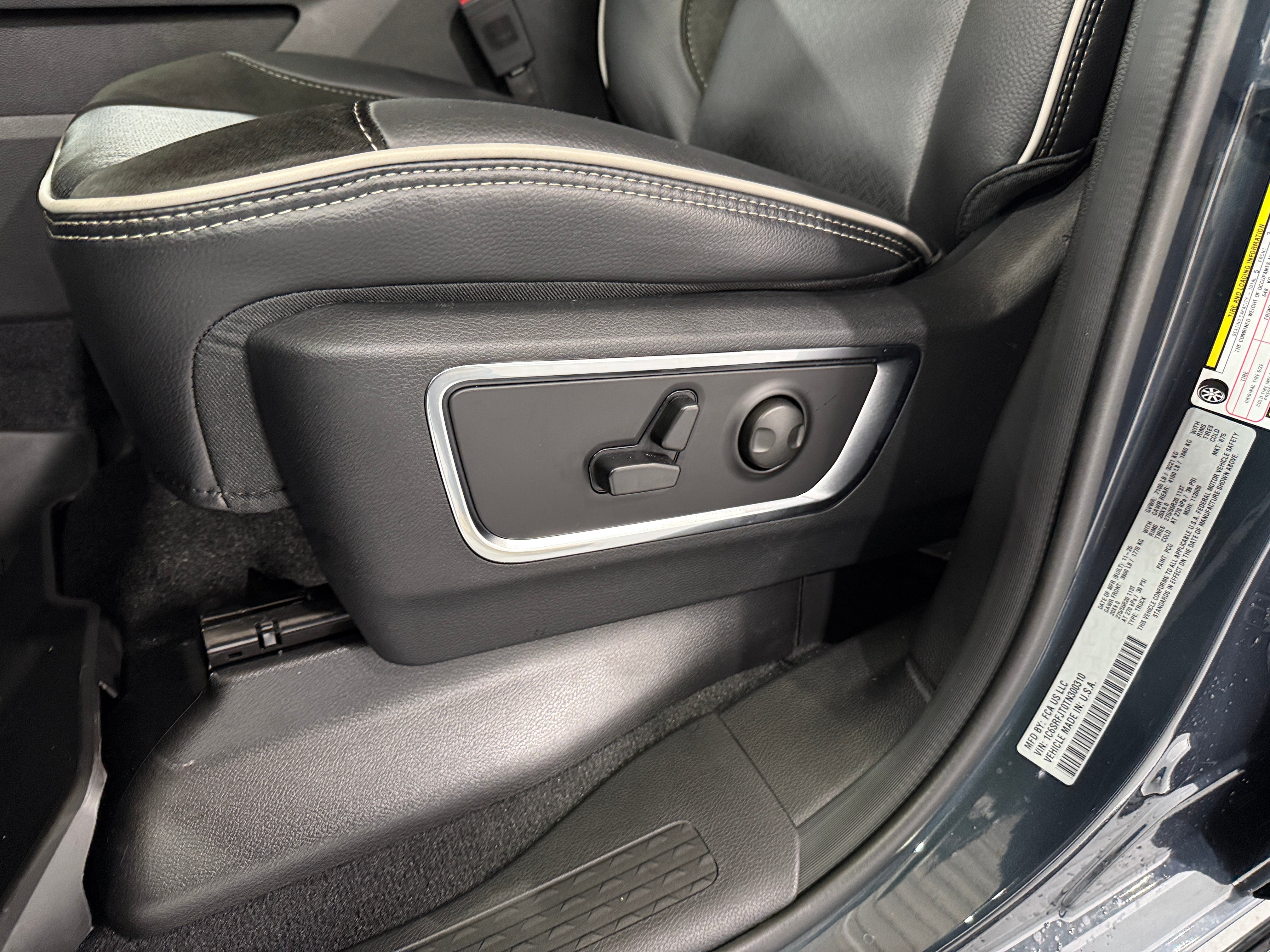 2026 RAM 1500 Laramie - Photo 14