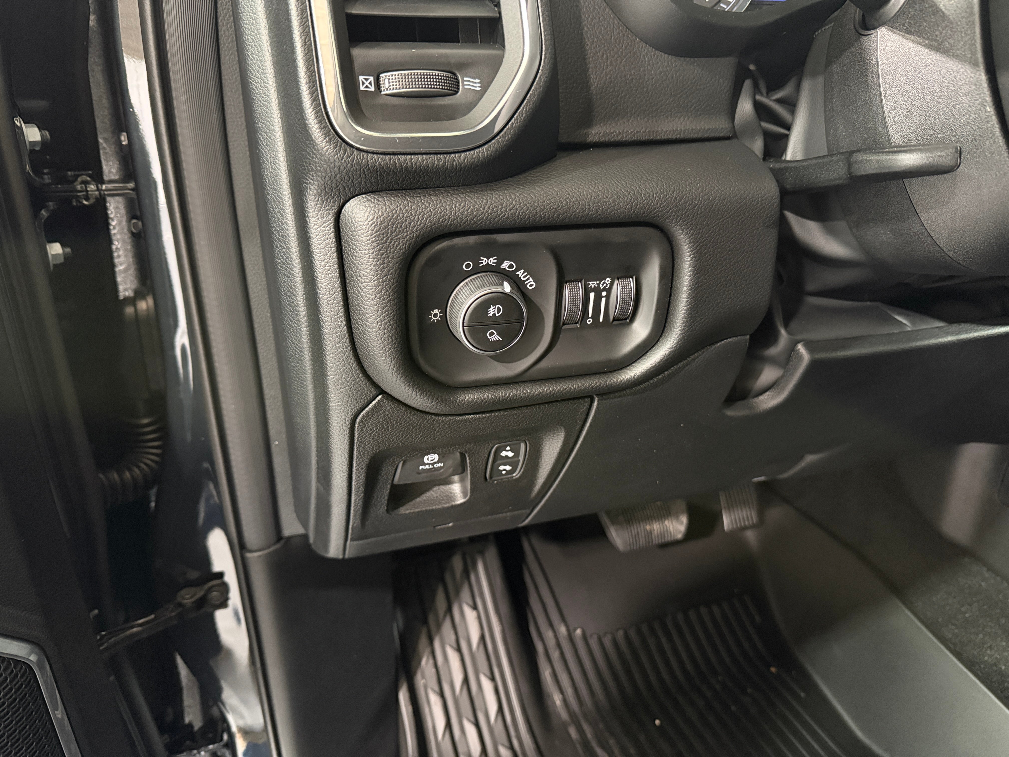 2026 RAM 1500 Laramie - Photo 15