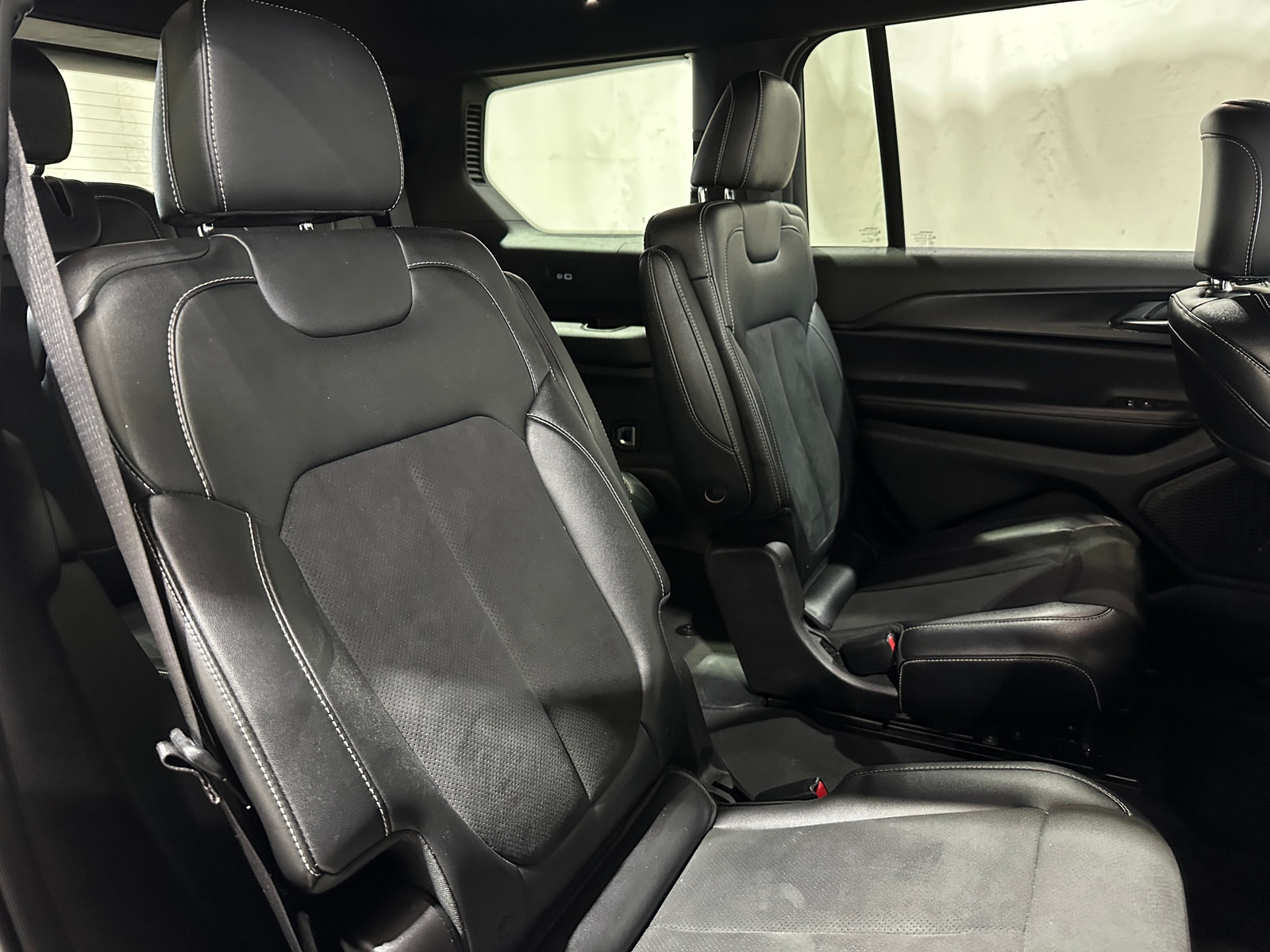 Thumbnail: 2023 Jeep Grand Cherokee L - 5