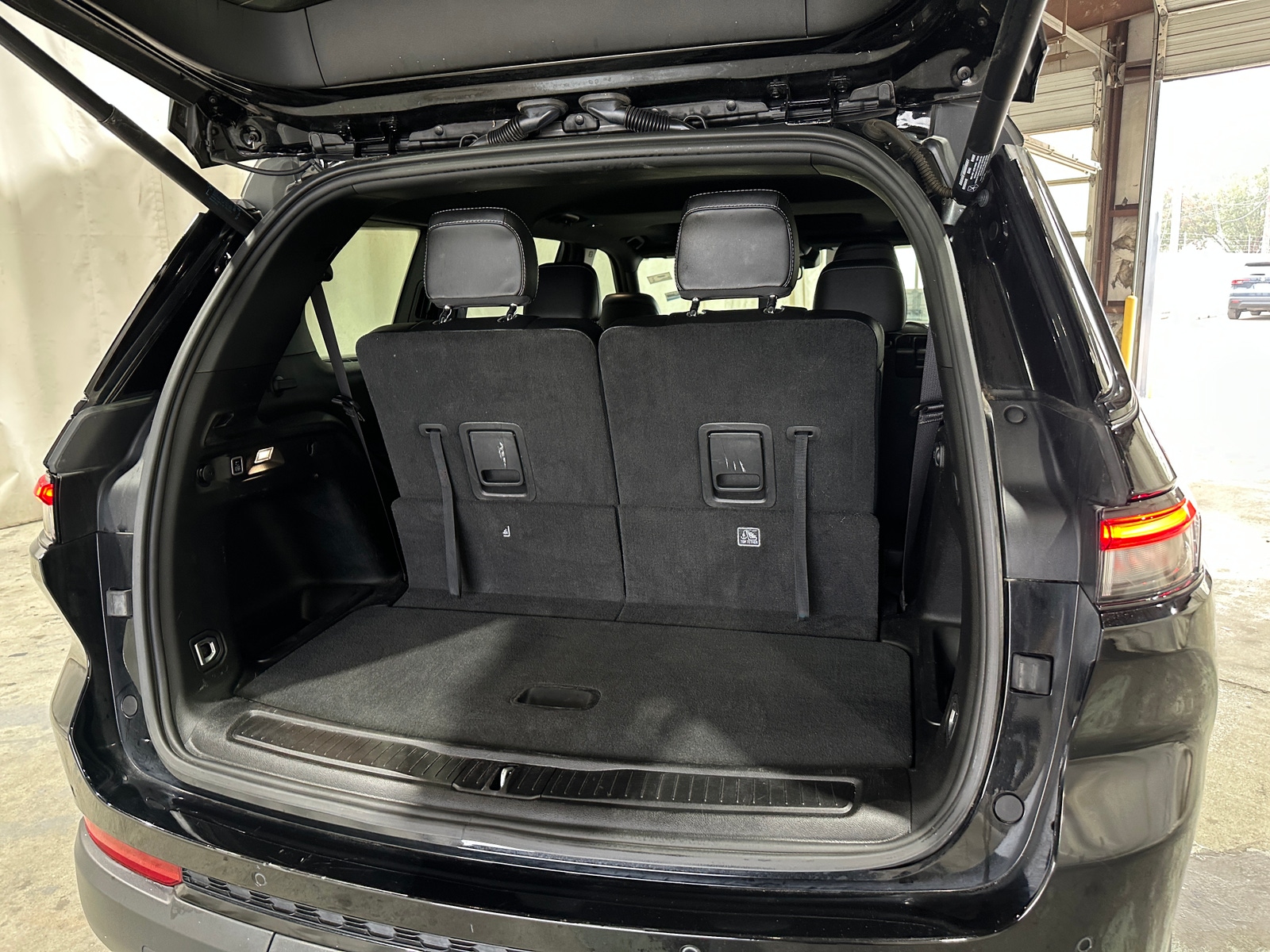 Thumbnail: 2023 Jeep Grand Cherokee L - 6