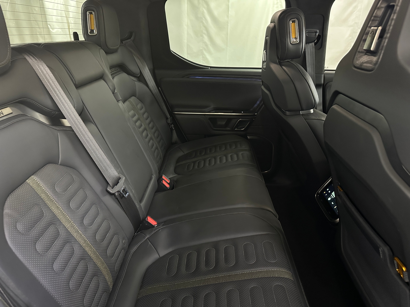 Thumbnail: 2022 Rivian R1T - 5