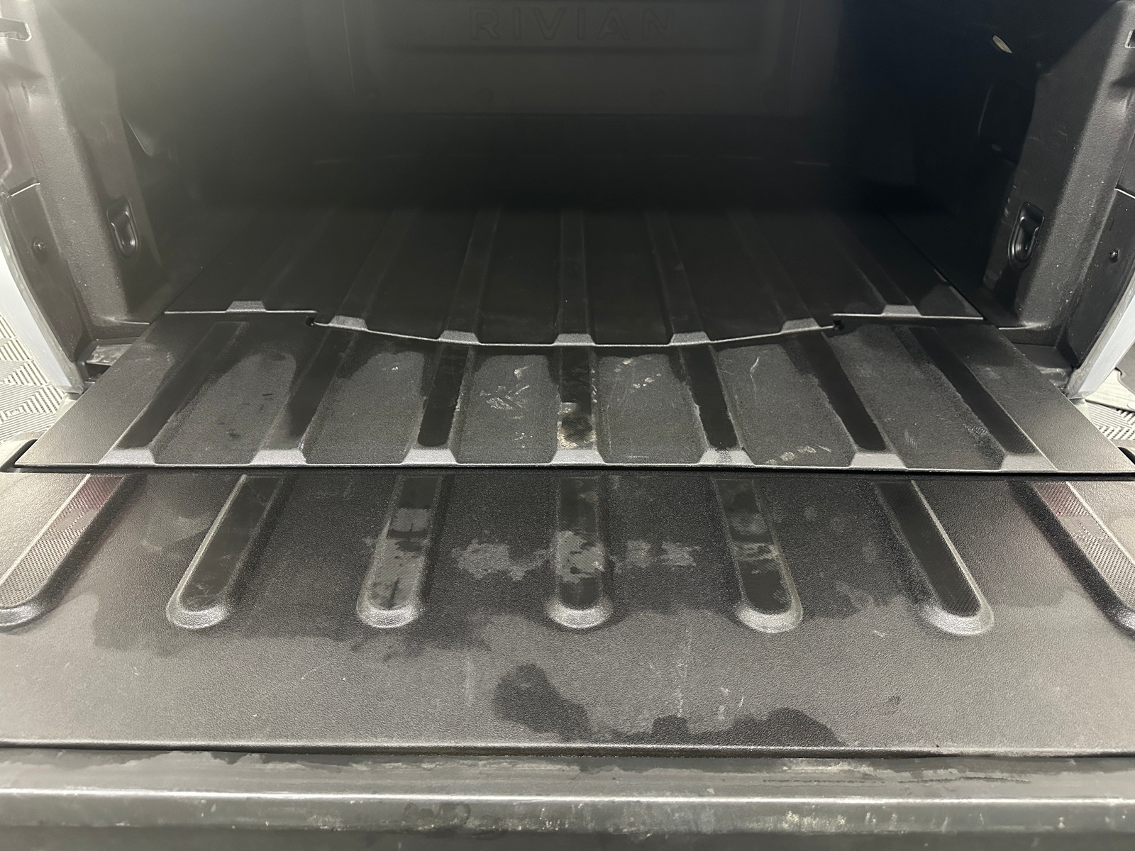 Thumbnail: 2022 Rivian R1T - 6