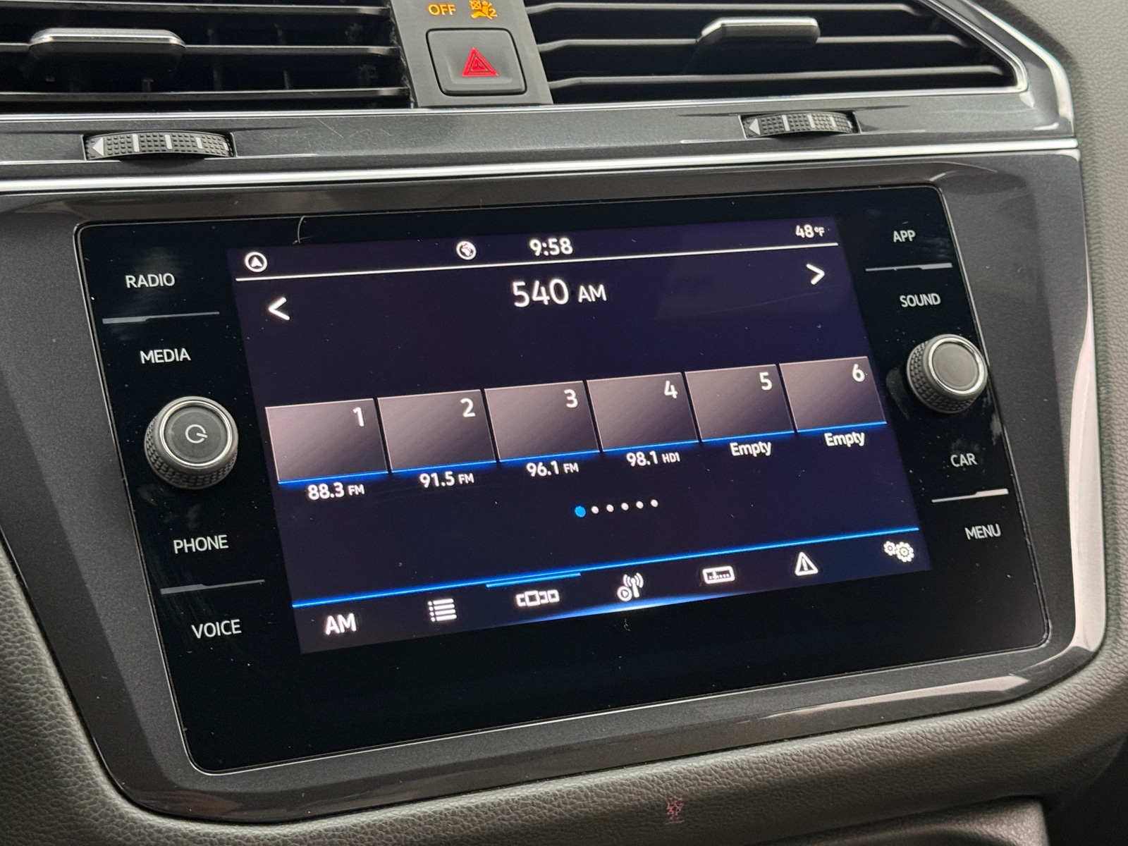 Thumbnail: 2021 Volkswagen Tiguan - 3