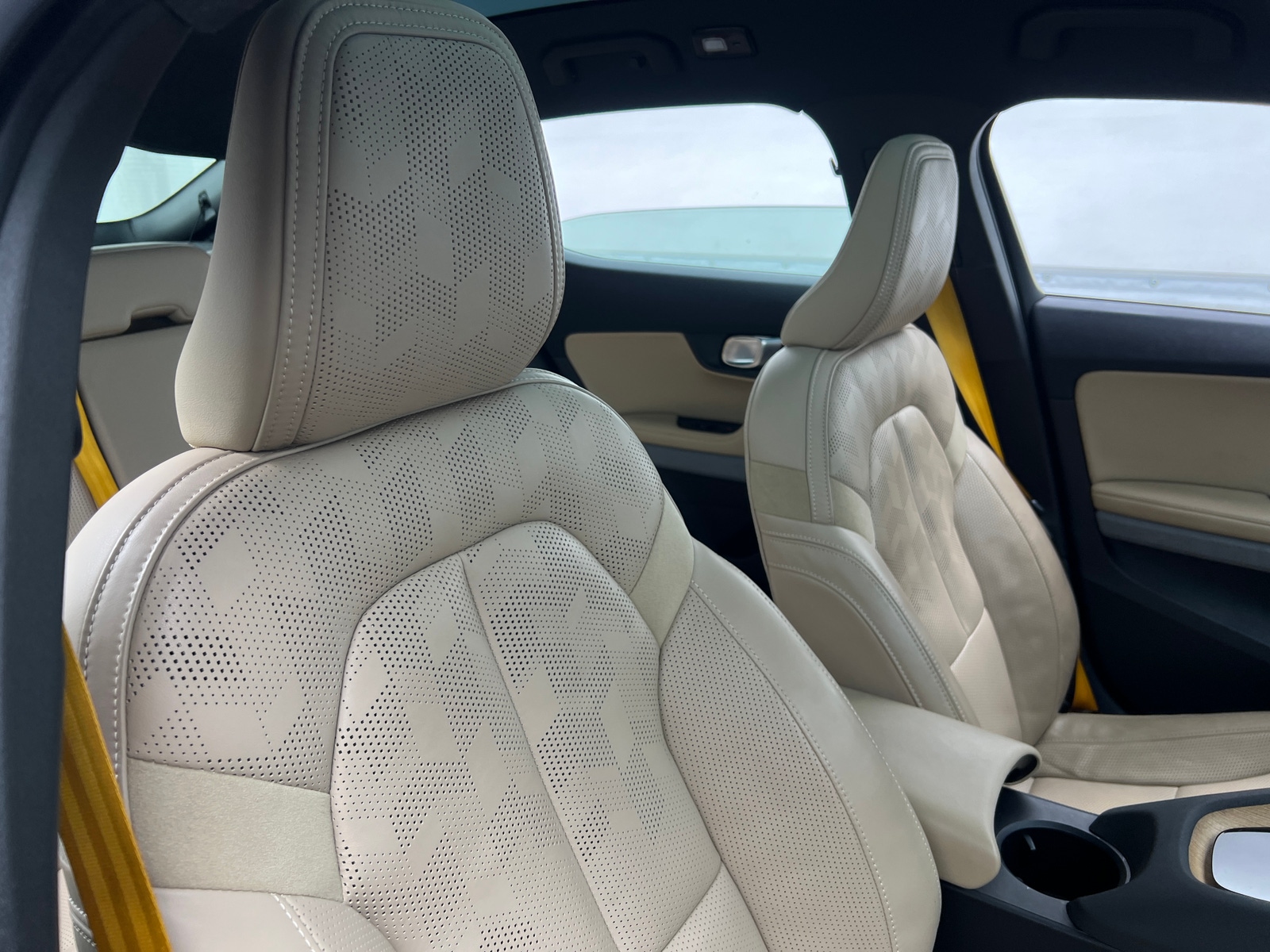 Thumbnail: 2022 Polestar 2 - 2