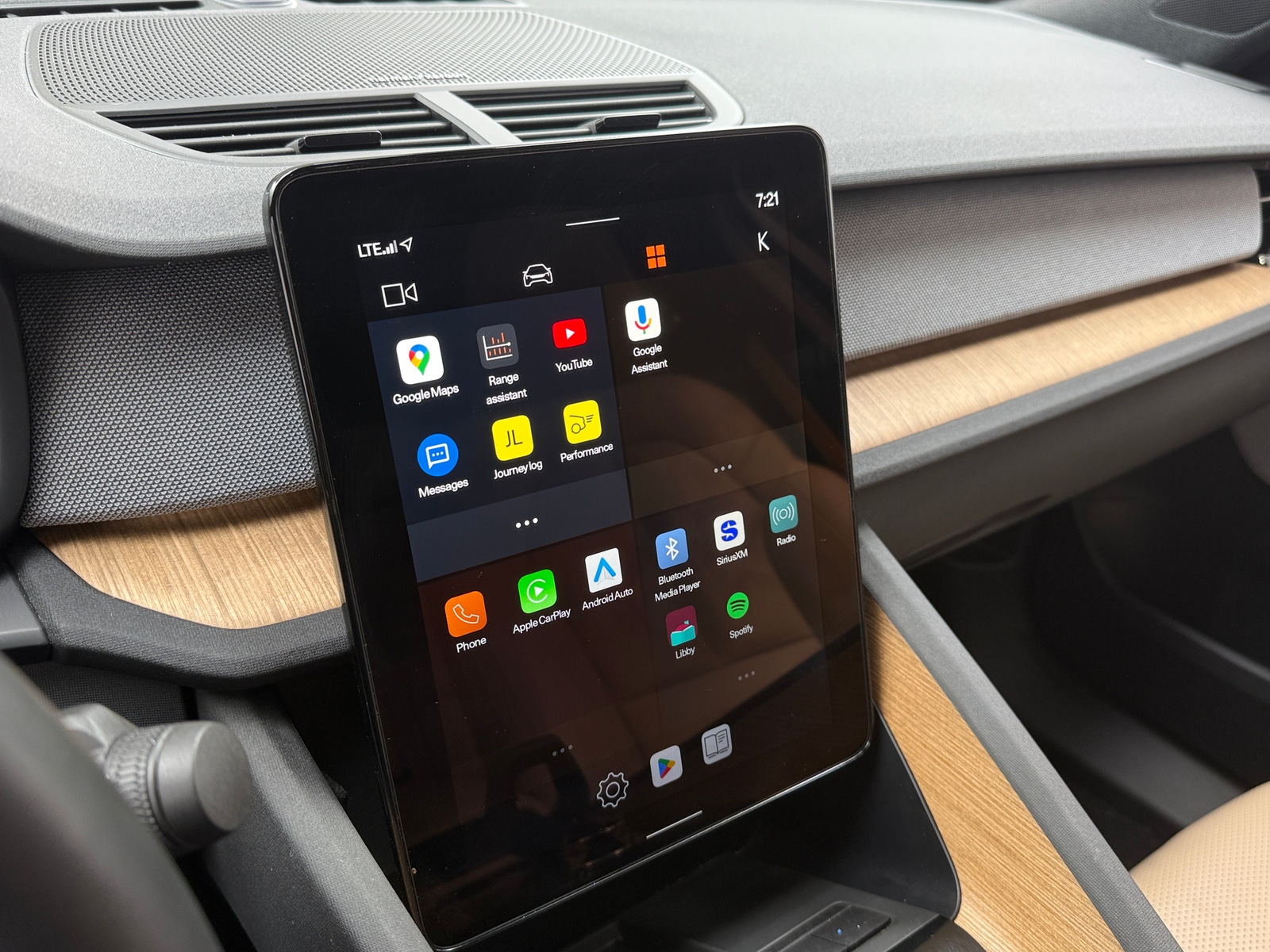 Thumbnail: 2022 Polestar 2 - 4