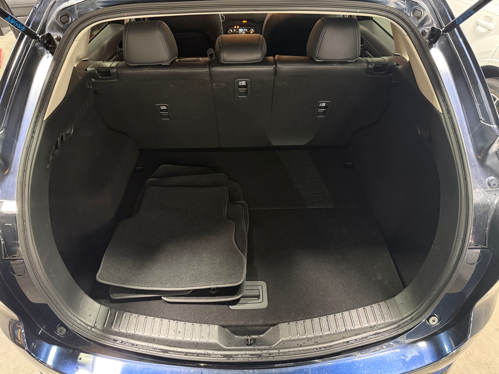 Thumbnail: 2025 Mazda CX-5 - 6