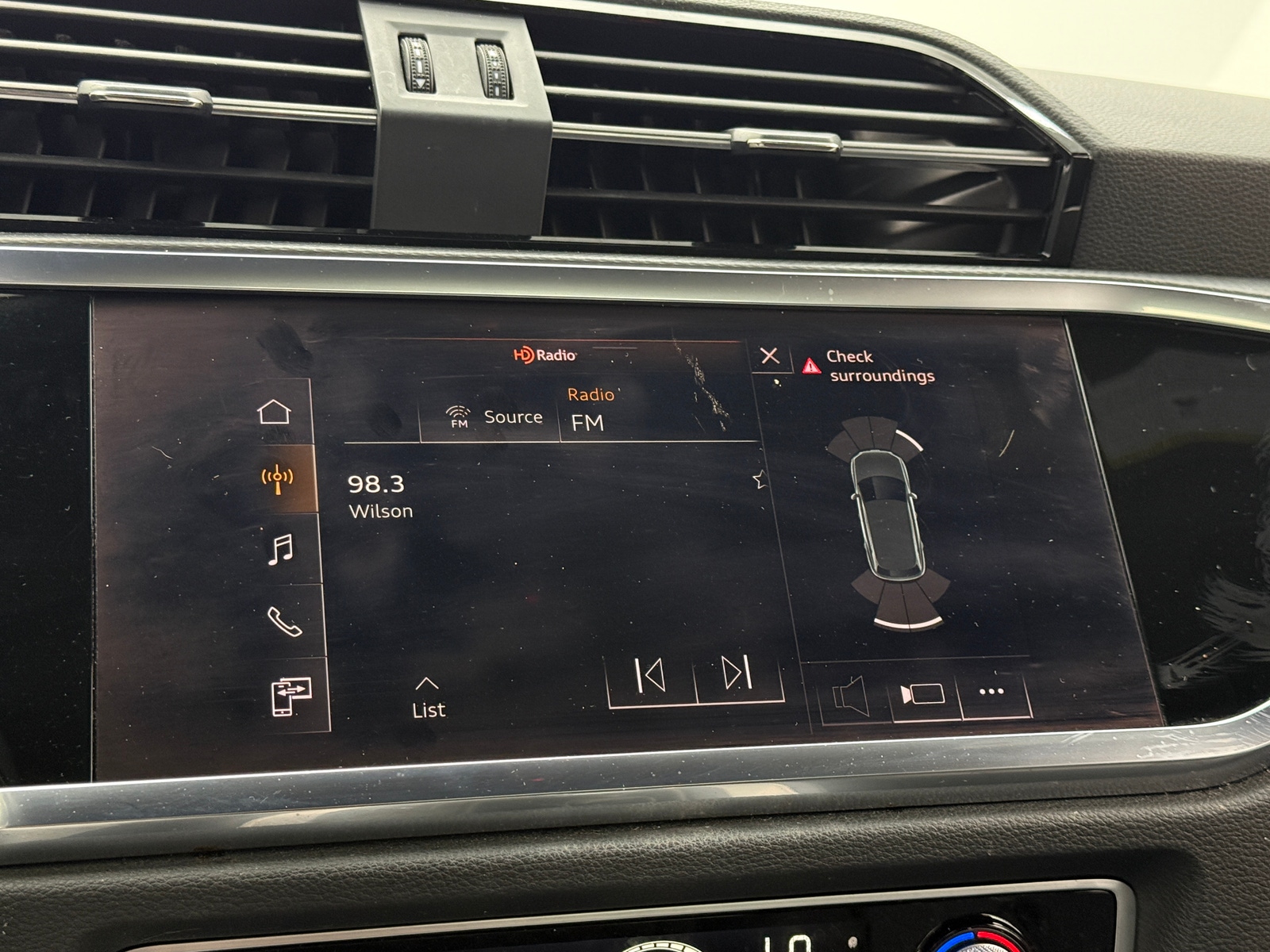 Thumbnail: 2022 Audi Q3 - 3