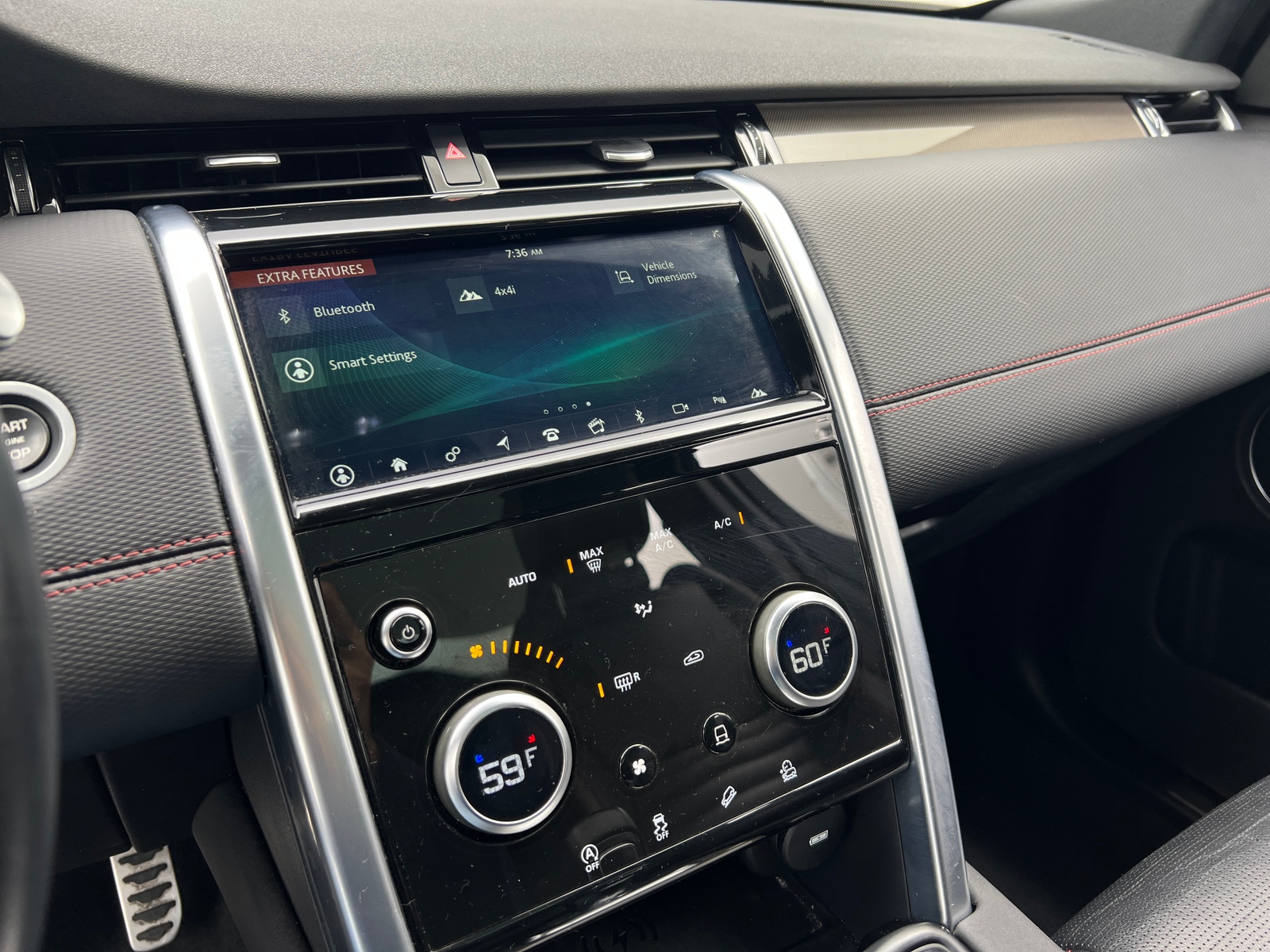 Thumbnail: 2020 Land Rover Discovery Sport - 3