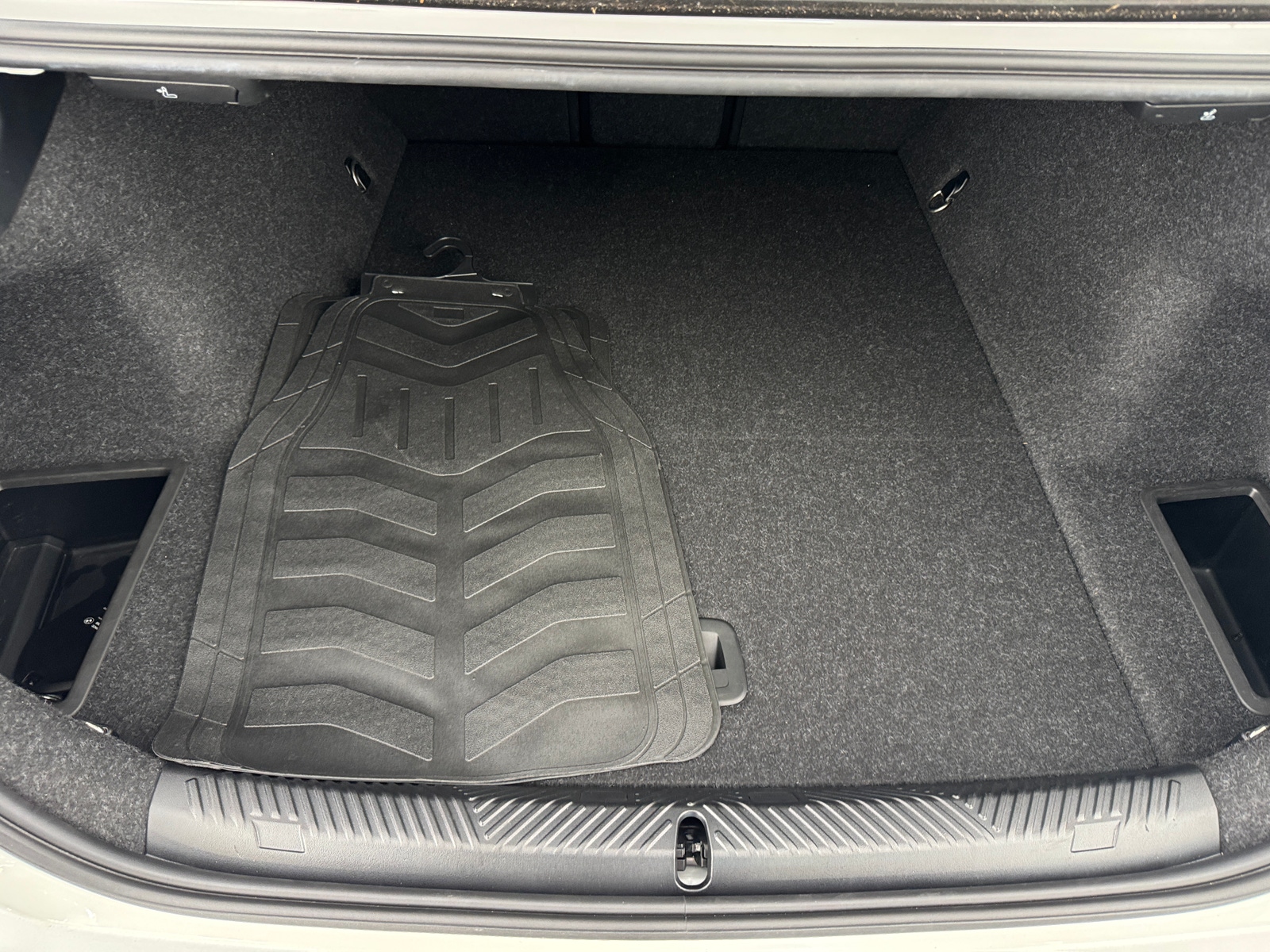 Thumbnail: 2025 BMW i5 - 6