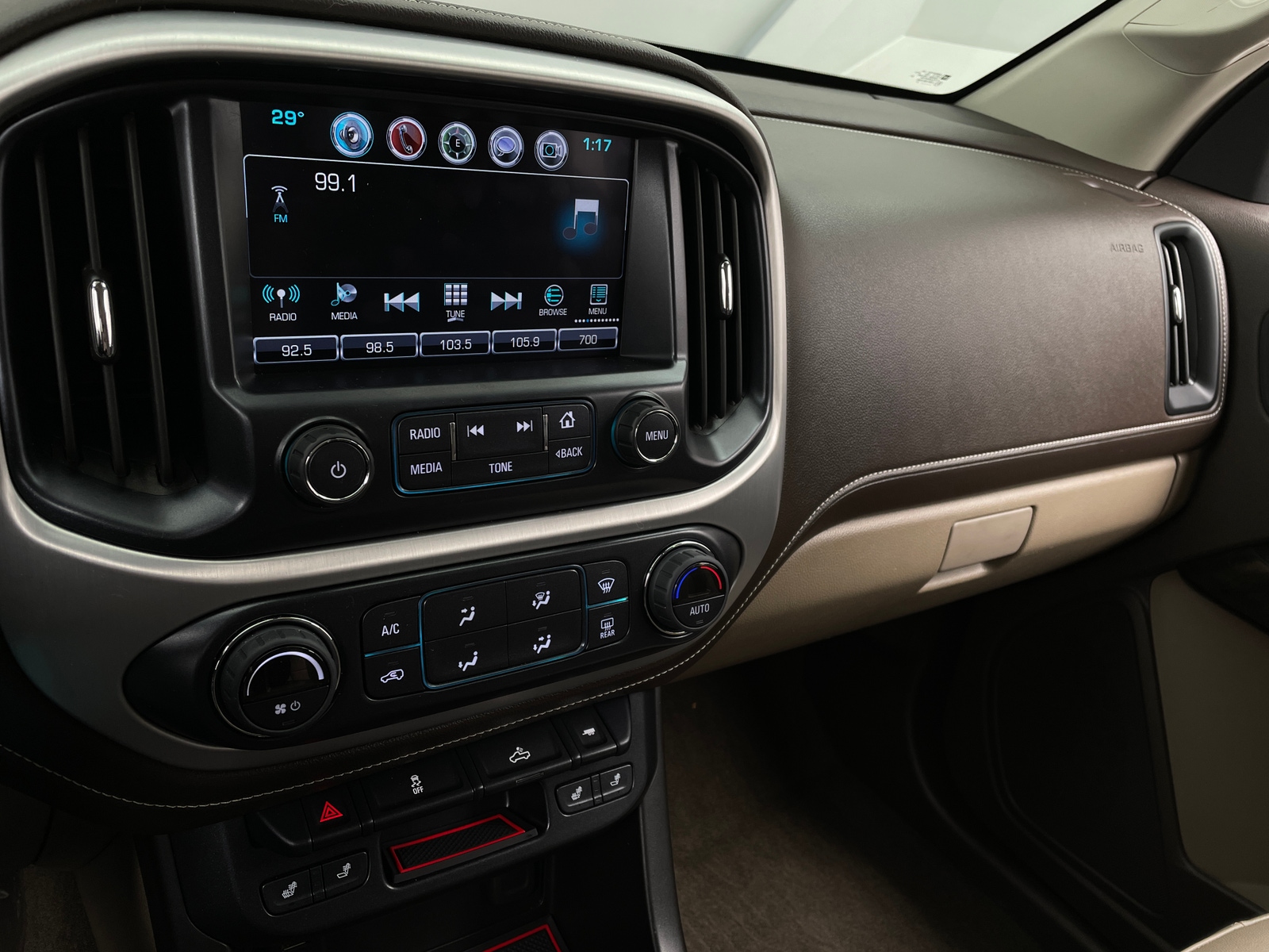 Thumbnail: 2018 GMC Canyon - 3