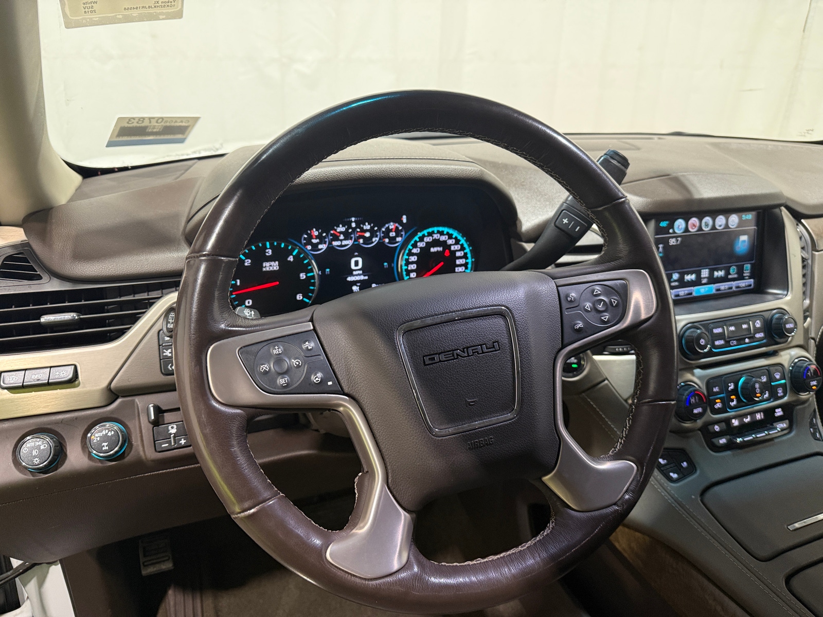 Thumbnail: 2018 GMC Yukon XL - 4