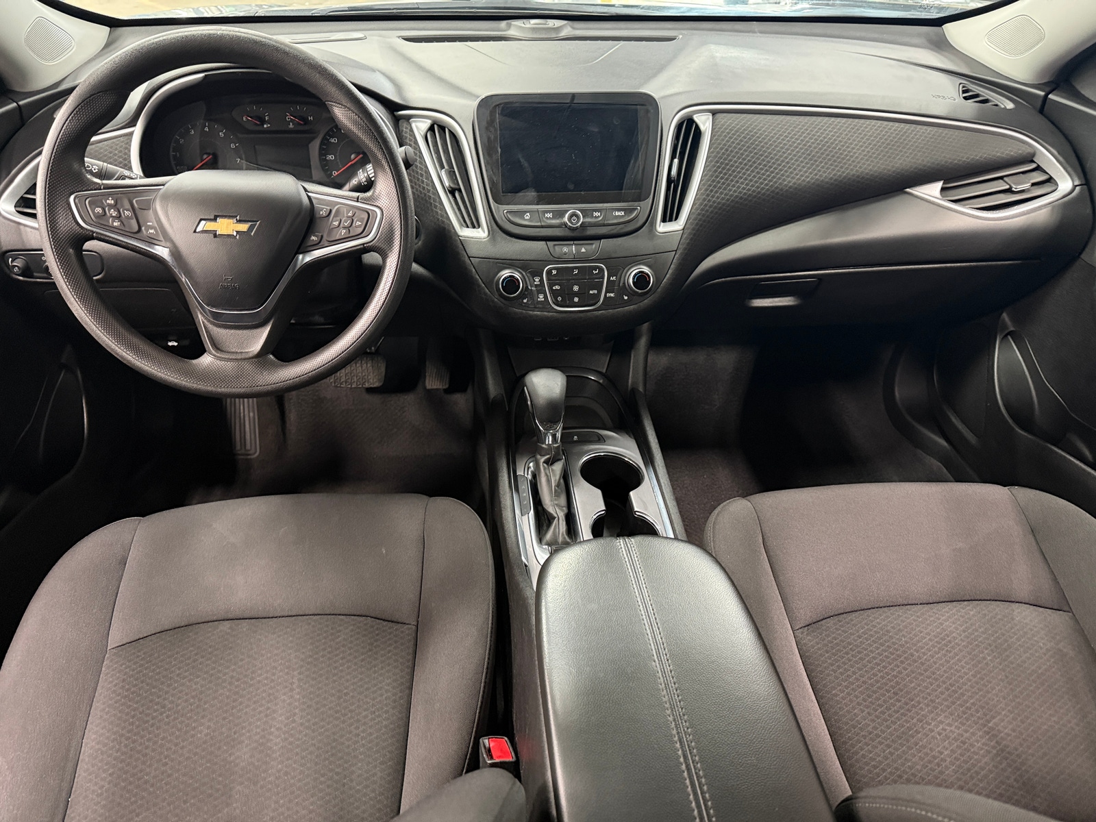 Thumbnail: 2023 Chevrolet Malibu - 3