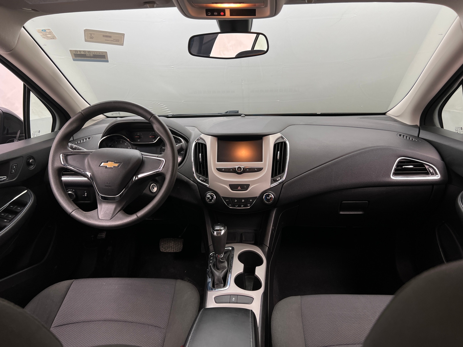 Thumbnail: 2018 Chevrolet Cruze - 3