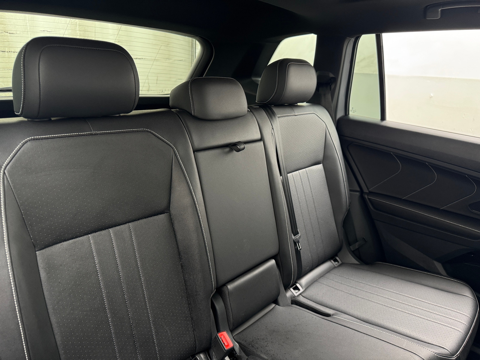 Thumbnail: 2023 Volkswagen Tiguan - 5