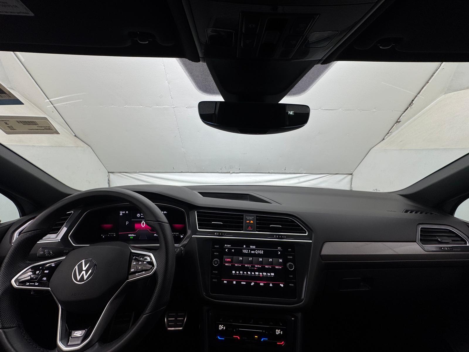 Thumbnail: 2023 Volkswagen Tiguan - 2