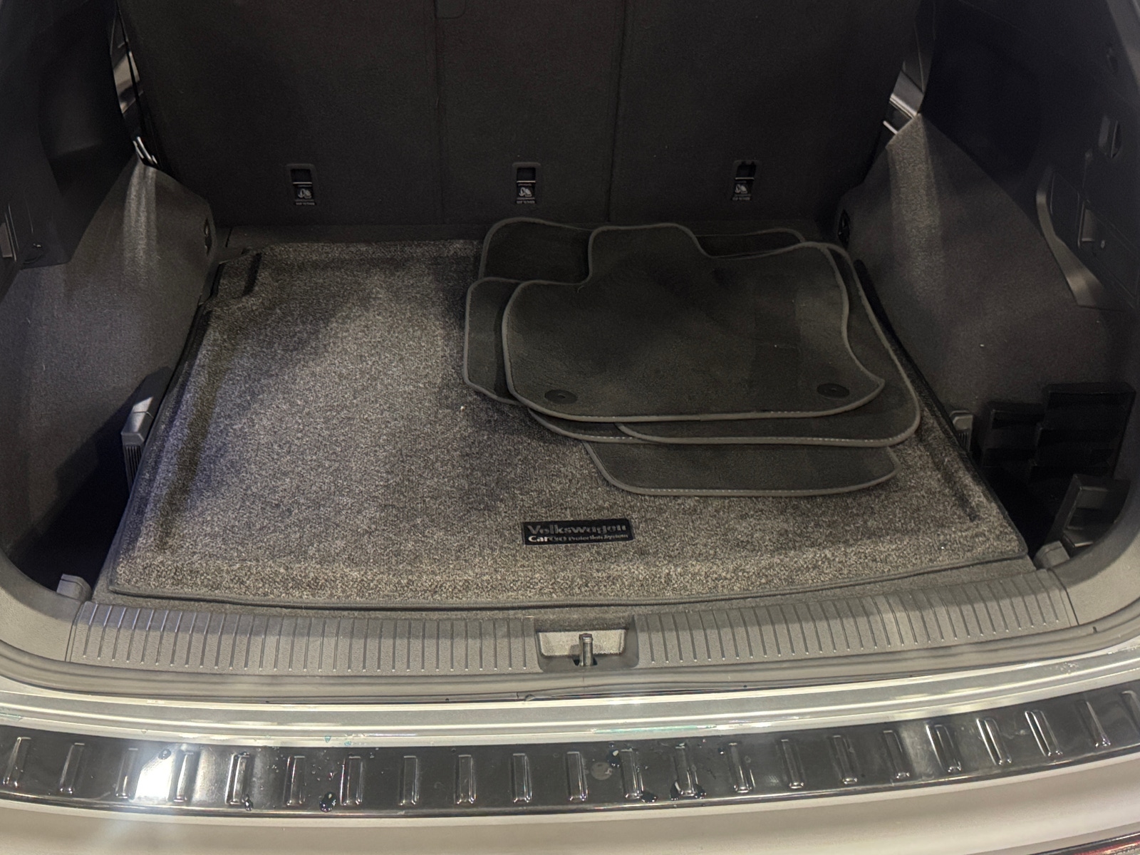 Thumbnail: 2023 Volkswagen Tiguan - 6