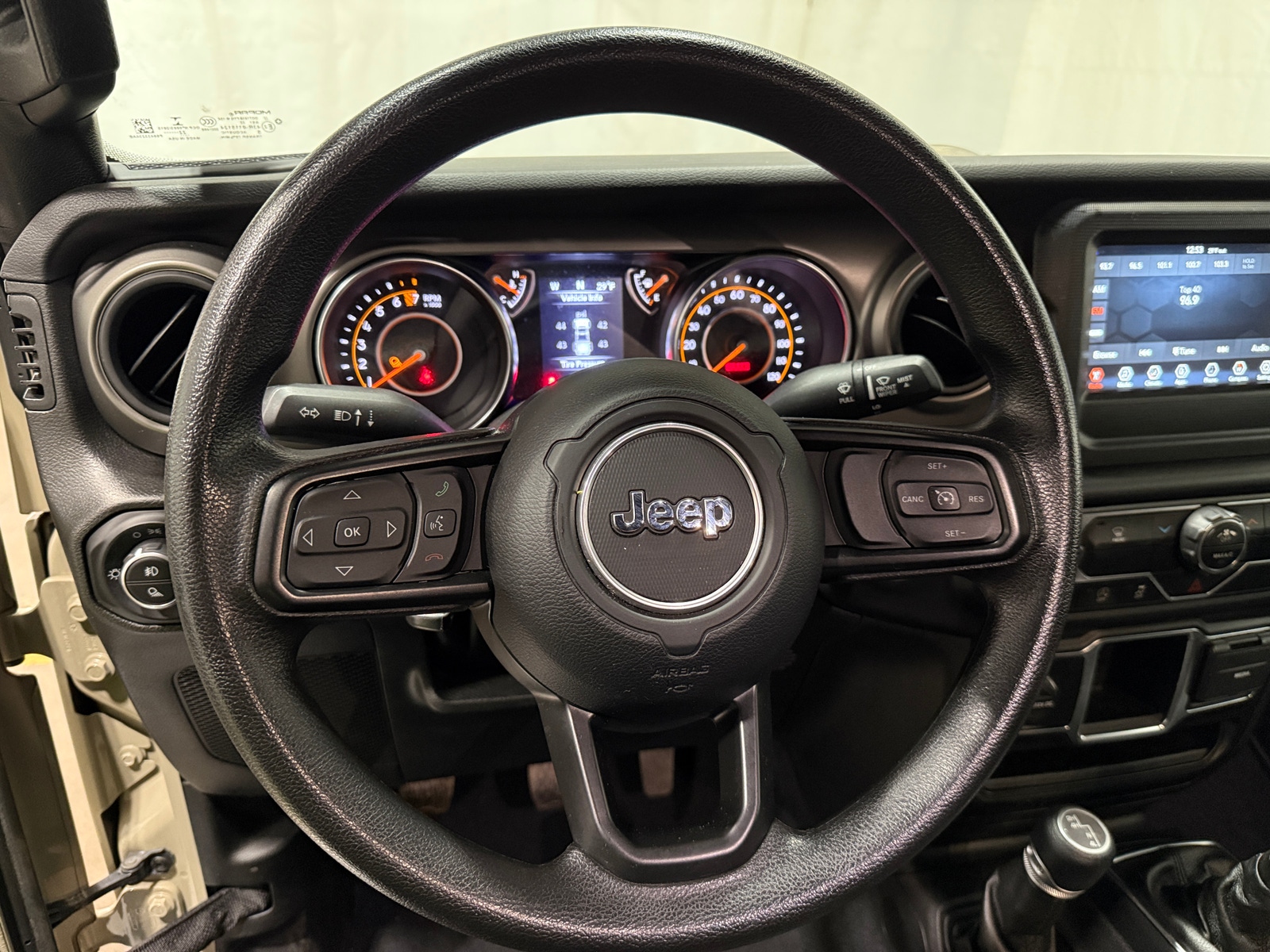 Thumbnail: 2022 Jeep Gladiator - 5