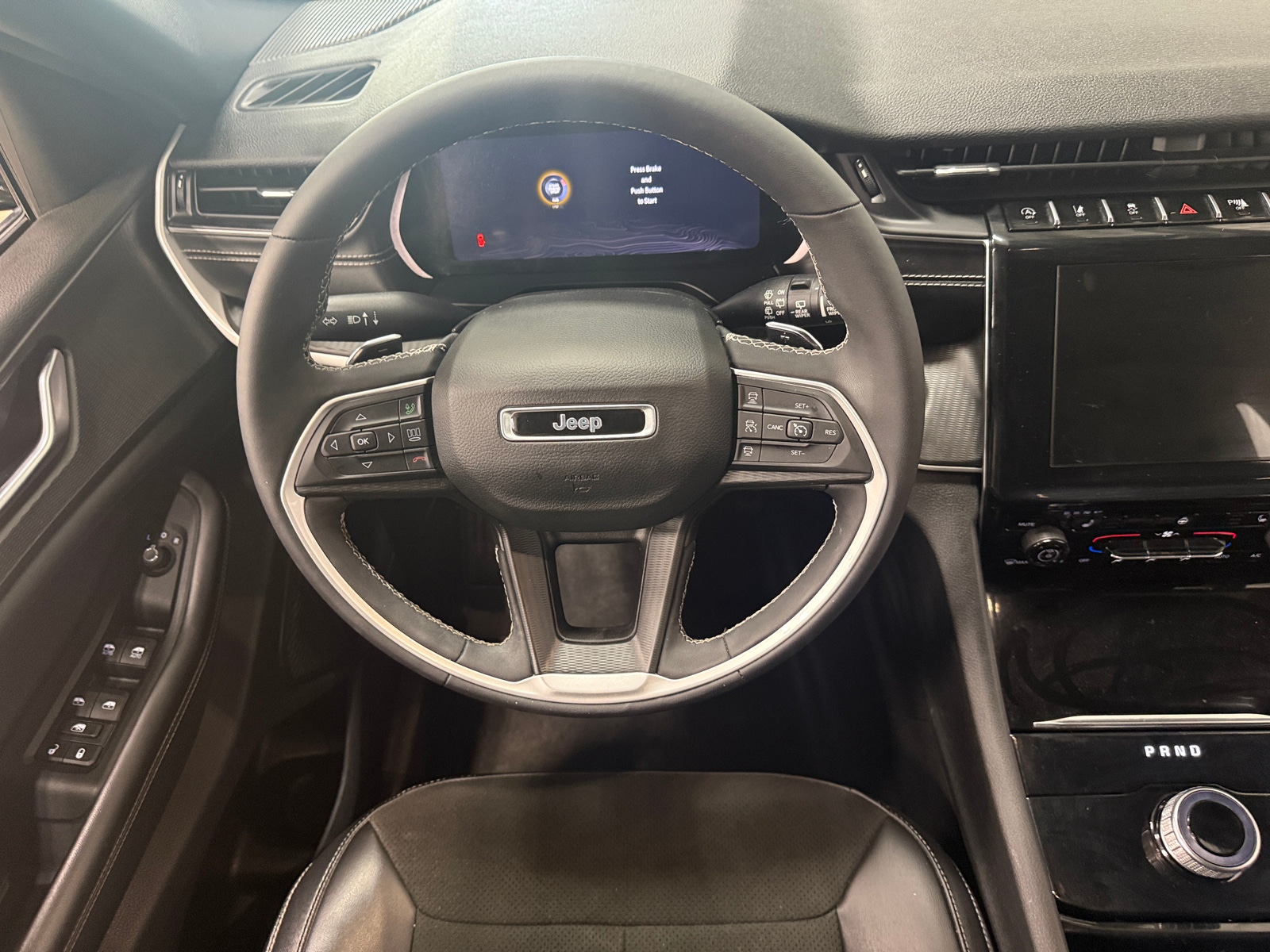 Thumbnail: 2023 Jeep Grand Cherokee - 4