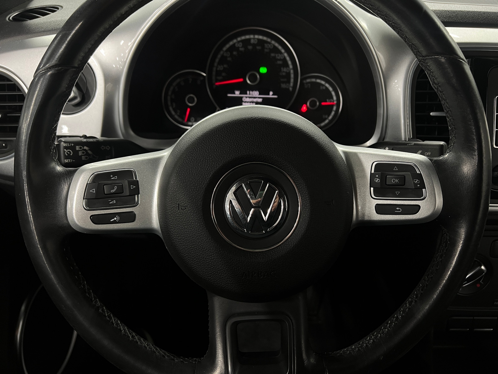 Thumbnail: 2013 Volkswagen Beetle - 4
