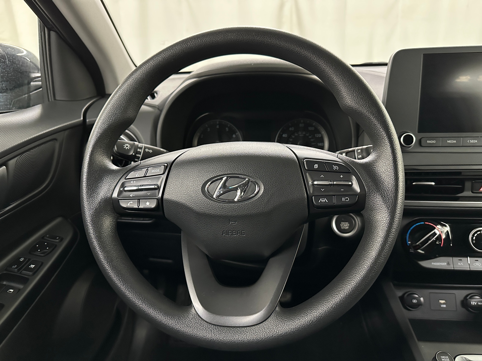 Thumbnail: 2022 Hyundai Kona - 5