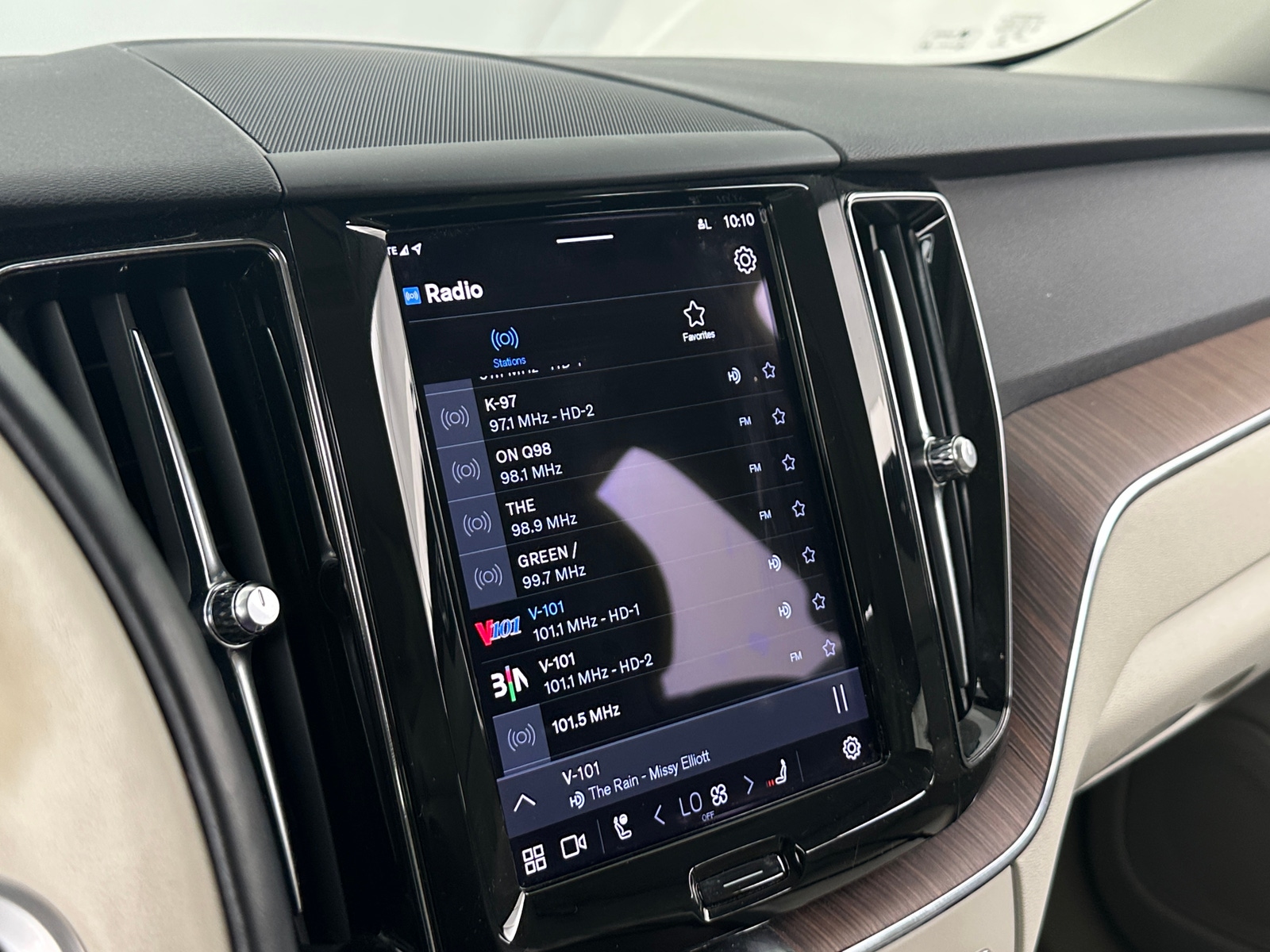 Thumbnail: 2022 Volvo XC60 - 3