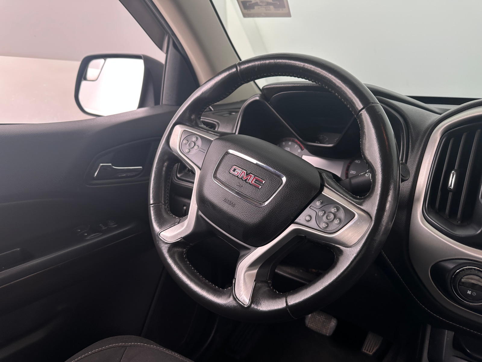 Thumbnail: 2015 GMC Canyon - 5