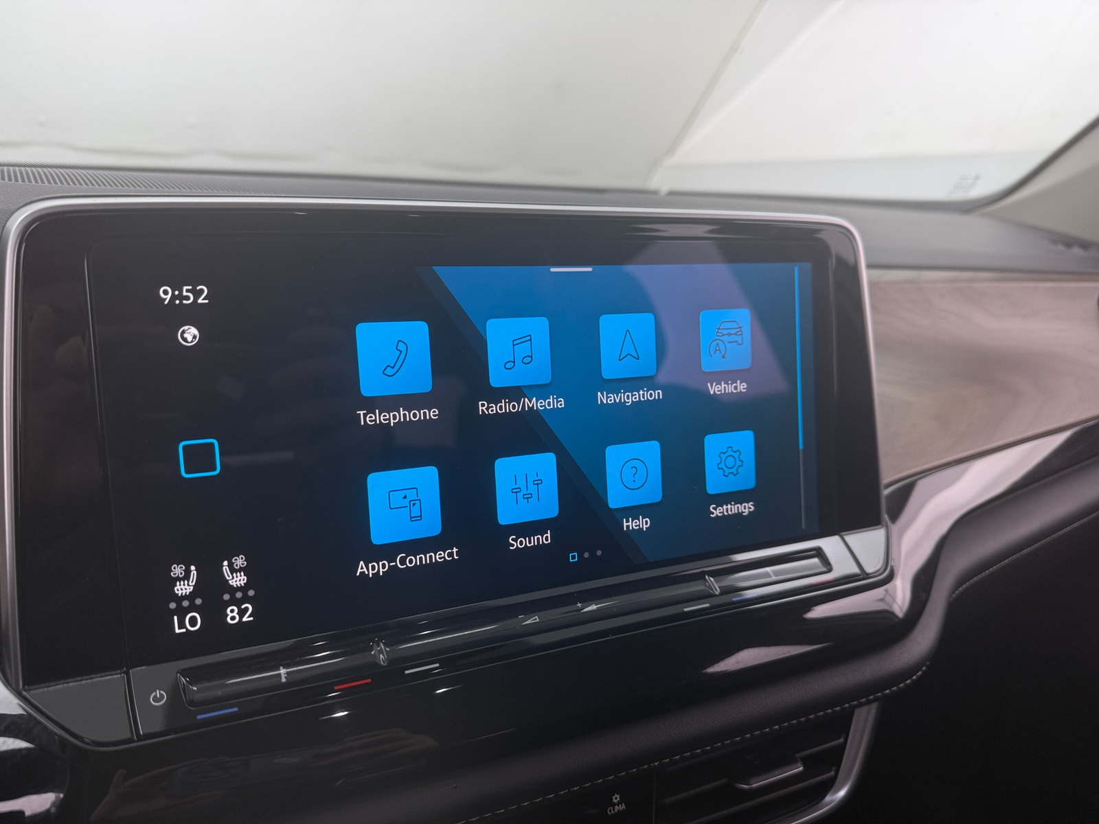 Thumbnail: 2025 Volkswagen Atlas - 3