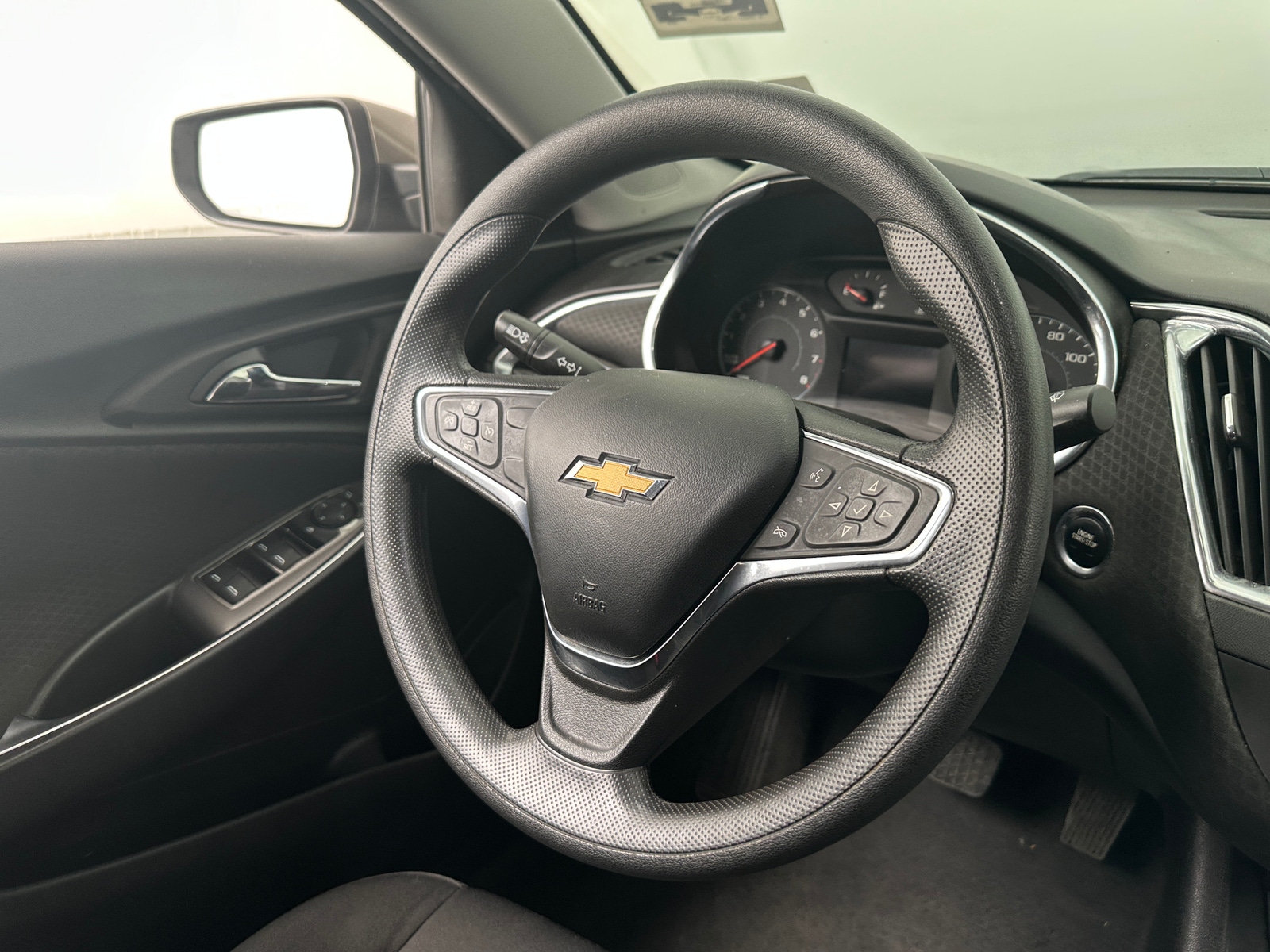 Thumbnail: 2020 Chevrolet Malibu - 5