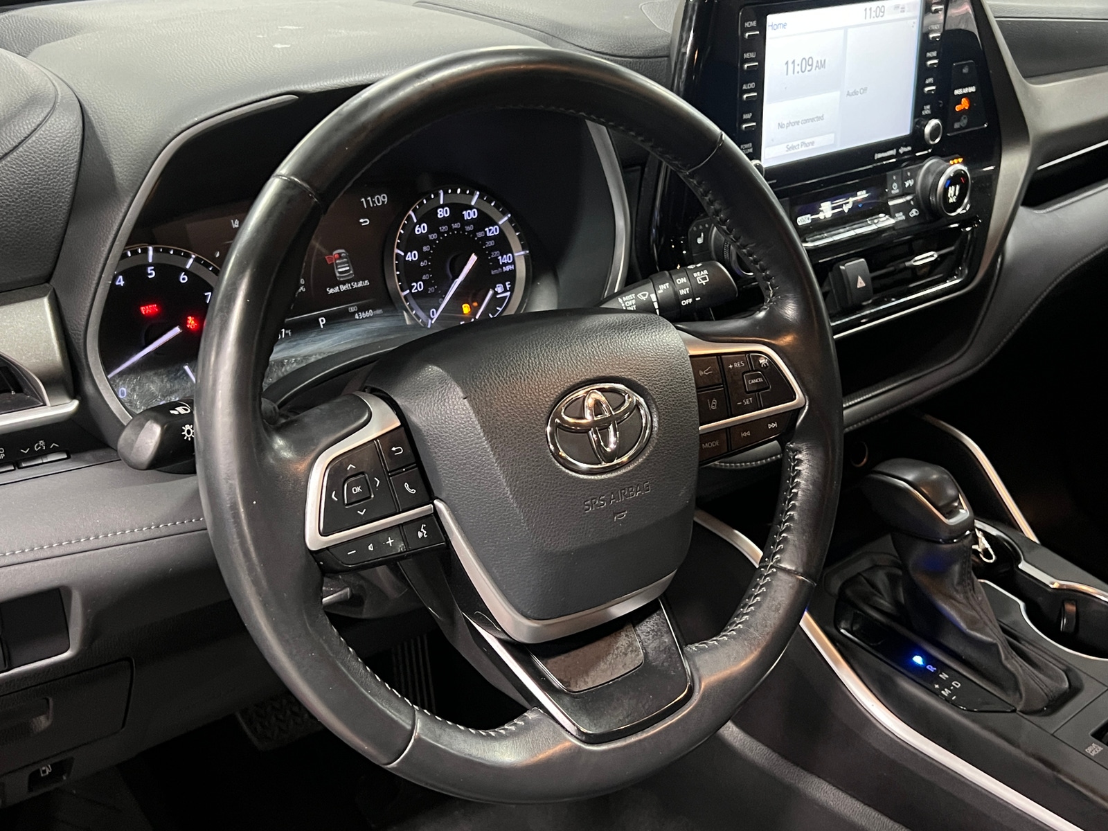 Thumbnail: 2022 Toyota Highlander - 4